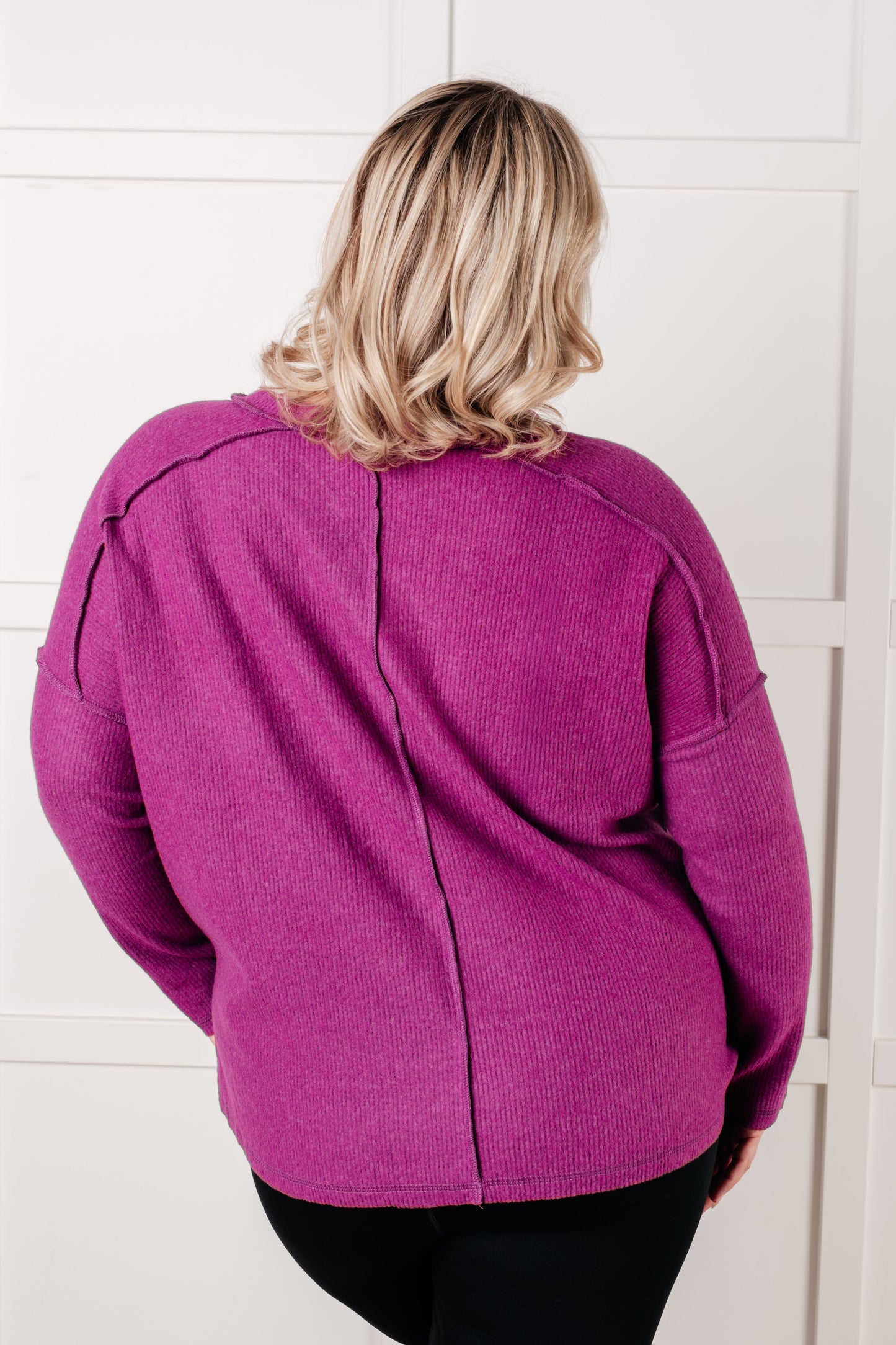 Light Plum ribbed Hacci long sleeve sweater by Zenana
Ribbed, Brushed Hacci
Banded Round Neckline
Drop Shoulder
Side Slit
Exposed Seam Details
82% Polyester, 15% Rayon, 3% Spandex
True to Size