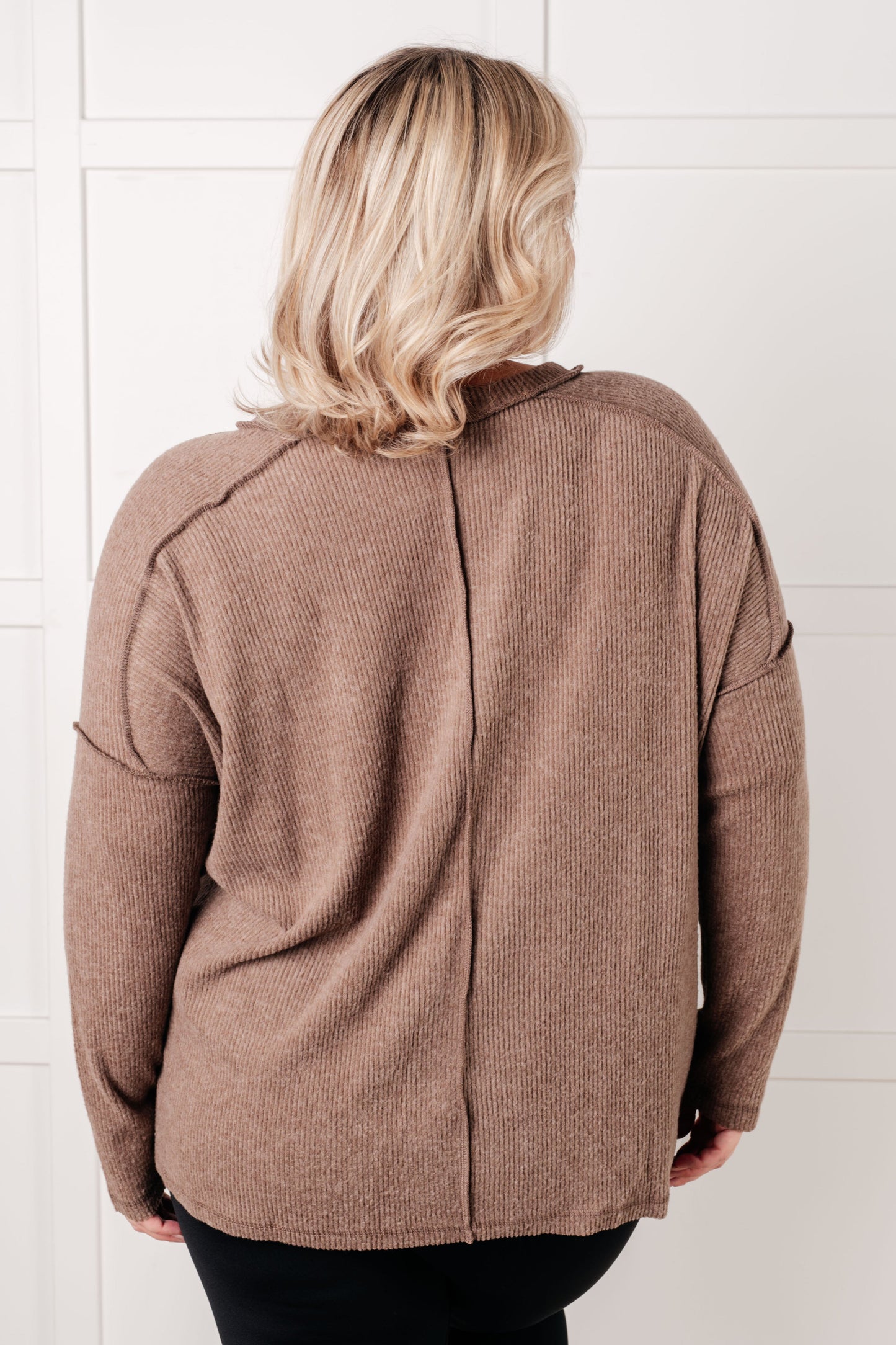 Mocha, ribbed Hacci long sleeve sweater by Zenana
Ribbed, Brushed Hacci
Banded Round Neckline
Drop Shoulder
Side Slit
Exposed Seam Details
82% Polyester, 15% Rayon, 3% Spandex
True to Size