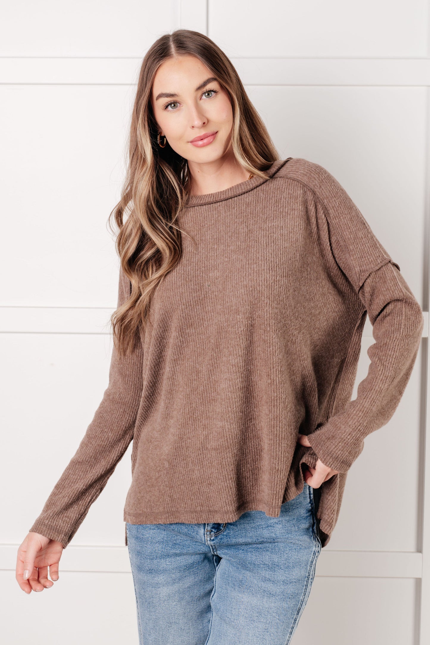 Mocha, ribbed Hacci long sleeve sweater by Zenana
Ribbed, Brushed Hacci
Banded Round Neckline
Drop Shoulder
Side Slit
Exposed Seam Details
82% Polyester, 15% Rayon, 3% Spandex
True to Size