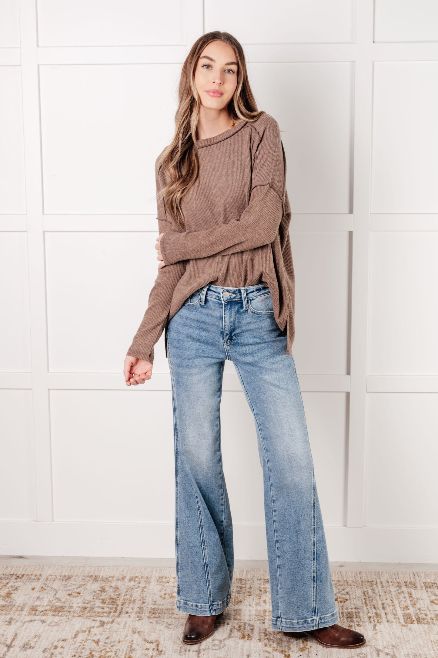 Mocha, ribbed Hacci long sleeve sweater by Zenana
Ribbed, Brushed Hacci
Banded Round Neckline
Drop Shoulder
Side Slit
Exposed Seam Details
82% Polyester, 15% Rayon, 3% Spandex
True to Size