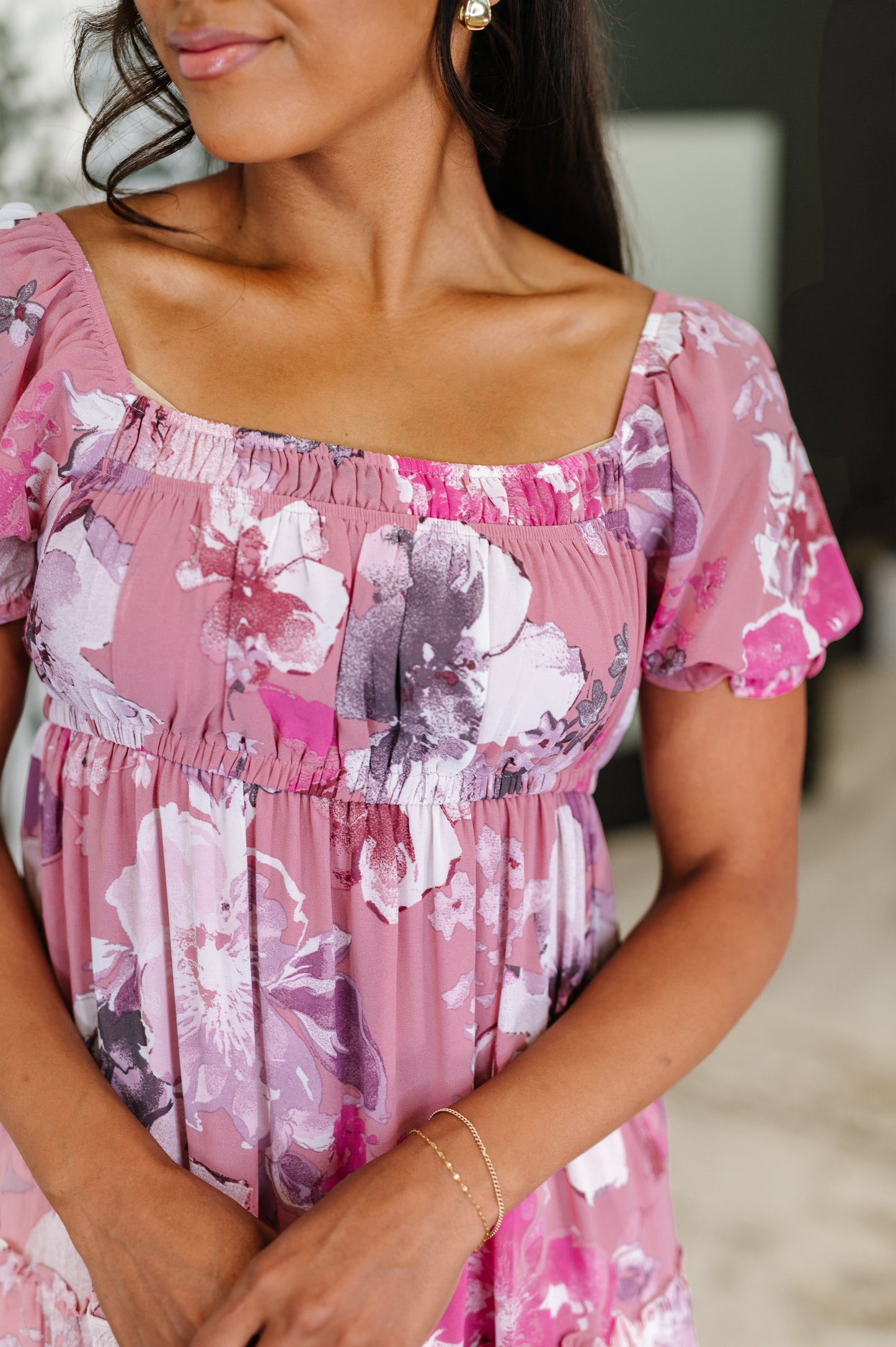 Chiffon floral dress
No Stretch
Square Neckline
Cased Elastic Neckline and Shoulders
Elastic Sleeve Cuff
Puff Sleeve
Elastic Waistline
Functional Side Pockets
Tiered
Ruffle Details Fully Lined
Self and Lining: 100% Polyester
True to Size