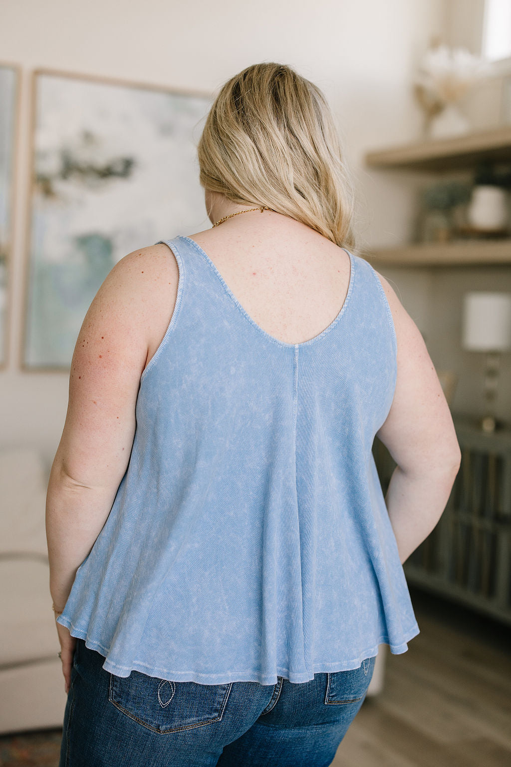 Corded Ribbed Knit Tank Top
Mineral Wash
Exposed Seams
Swing Silhouette
Comfort Fit
100% Cotton
True to Size