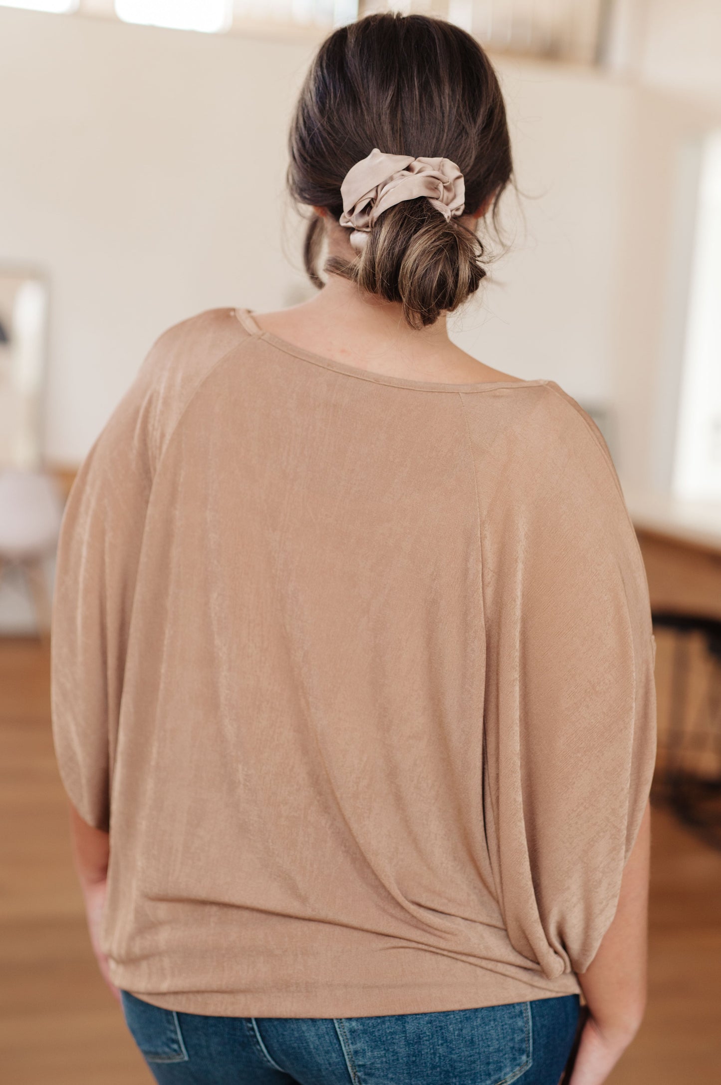 Bulgari Knit top by White Birch
Wide V-Neckline
Draped Batwing Sleeve
95% Polyester, 5% Spandex
True to Size