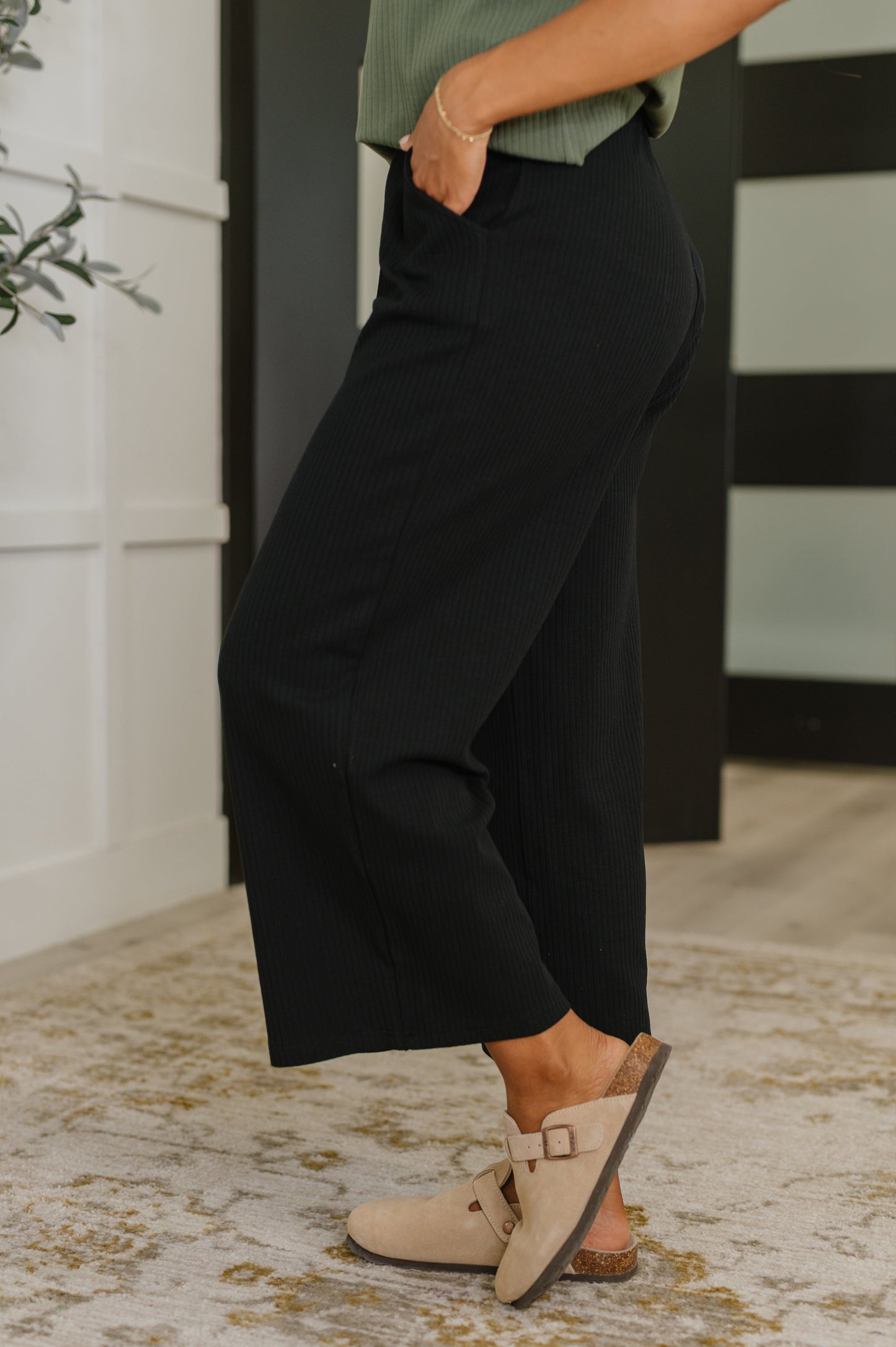 Ribbed Knit pants in Black by Honey Mark
High Stretch
High Waisted
Cased Elastic Waitband
Functional Side Pockets
Straight Leg Silhouette
93% Cotton, 7% Spandex
True to Size