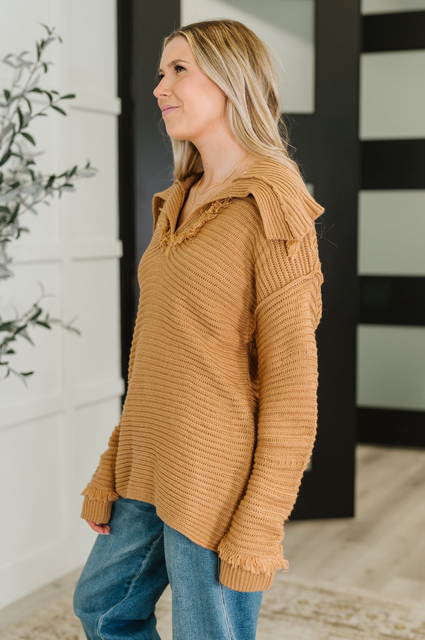 Textured Ribbed Knit sweater in Taupe by Jodifil
Wide Collar
V-Neckline
Drop Shoulder
Scooped Hem
Stretchy + Medium weight
Fringe Details
100% Acrylic
Wash cold, hang dry
Relaxed fit