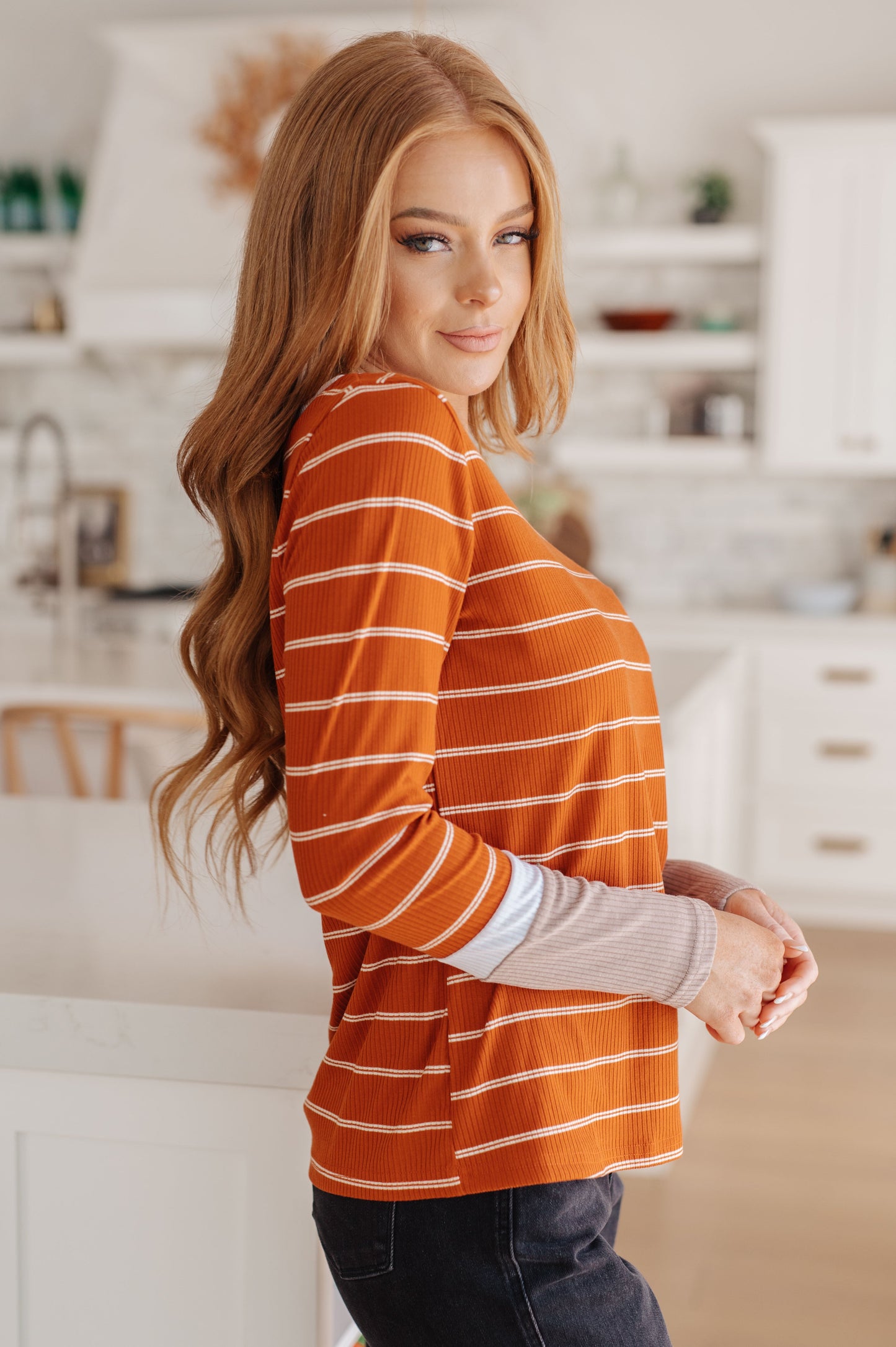 Burnt Orange Ribbed Jersey Knit
Color Blocked Sleeve
Slim Fit
95% Polyester, 5% Elastane
True to Size