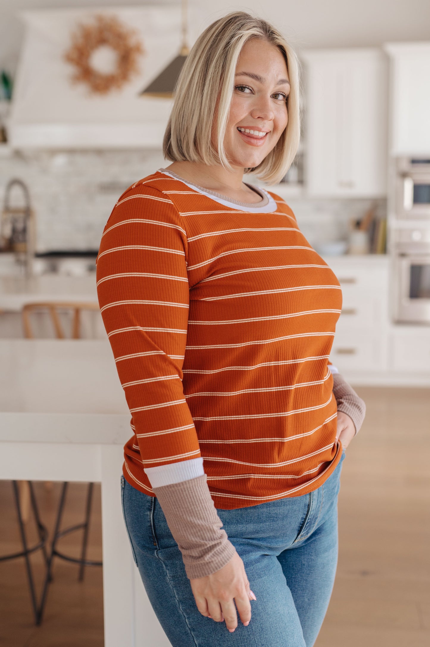 Burnt Orange Ribbed Jersey Knit
Color Blocked Sleeve
Slim Fit
95% Polyester, 5% Elastane
True to Size