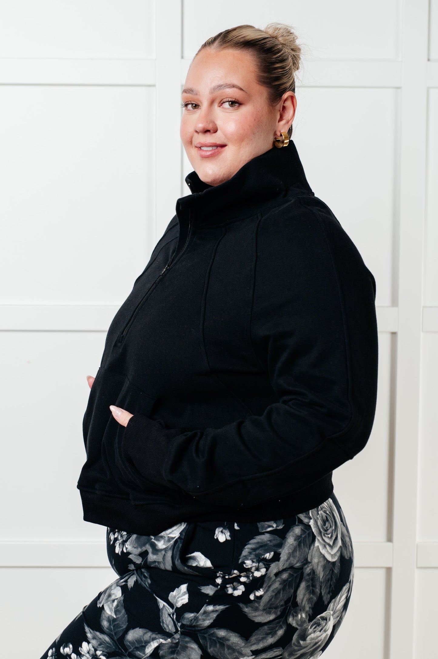 Zip Pullover in Black