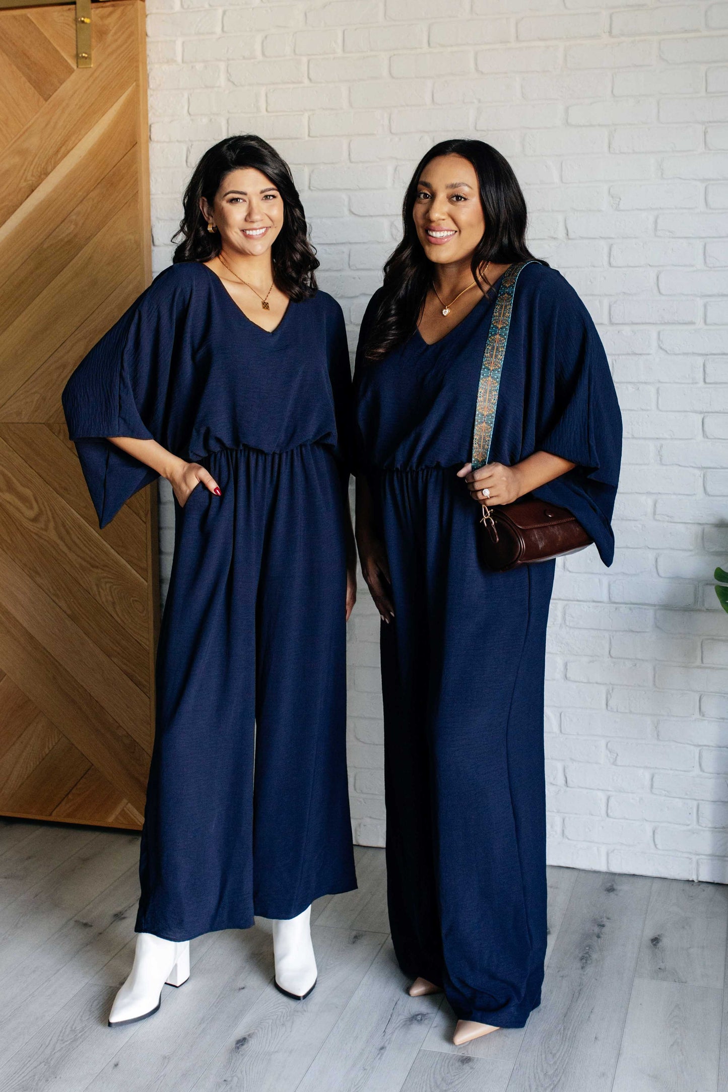 Navy Blue Wide Leg jumpsuit
Crinkle Woven
V-Neckline
Kimono Sleeve
Elastic Waistline
Functional Side Pockets
Wide Leg
Keyhole Button Closure
100% Polyester
True to Size