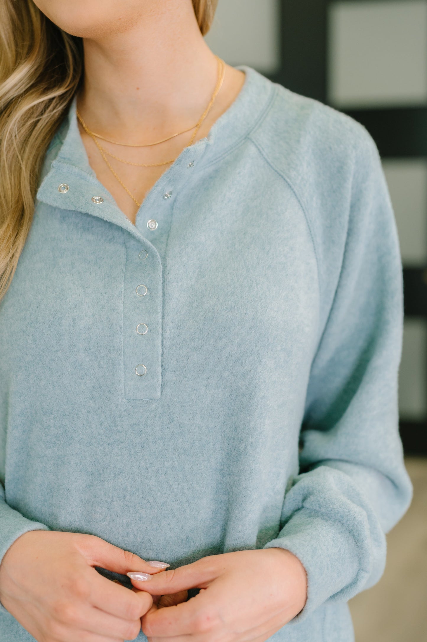 Melange Hacci Top by Zenana in Blue Grey
High Stretch
Round Neckline
Half Front Snap Button Closures
Scooped Stepped Hem
Long Sleeve
Banded Sleeve Cuff
82% Polyester, 15% Rayon, 3% Spandex
True to Size