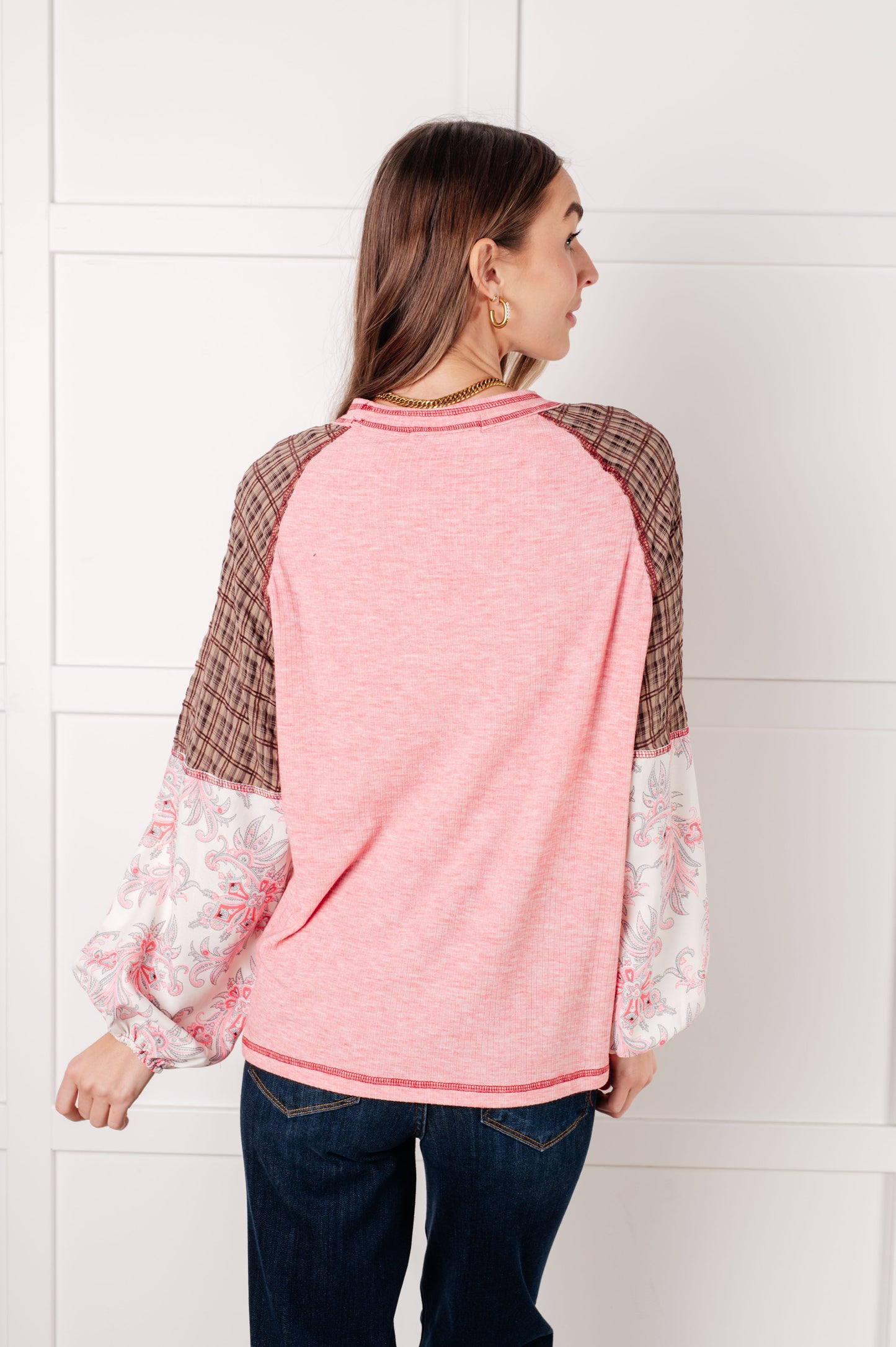 Knit Bodice long sleeve
Woven Contrast
Banded, Round Neckline
Raglan Balloon Sleeve
Cased Elastic Sleeve Cuff
Raw Edge Details
85% Polyester, 10% Viscose, 5% Elastane
True to Size
