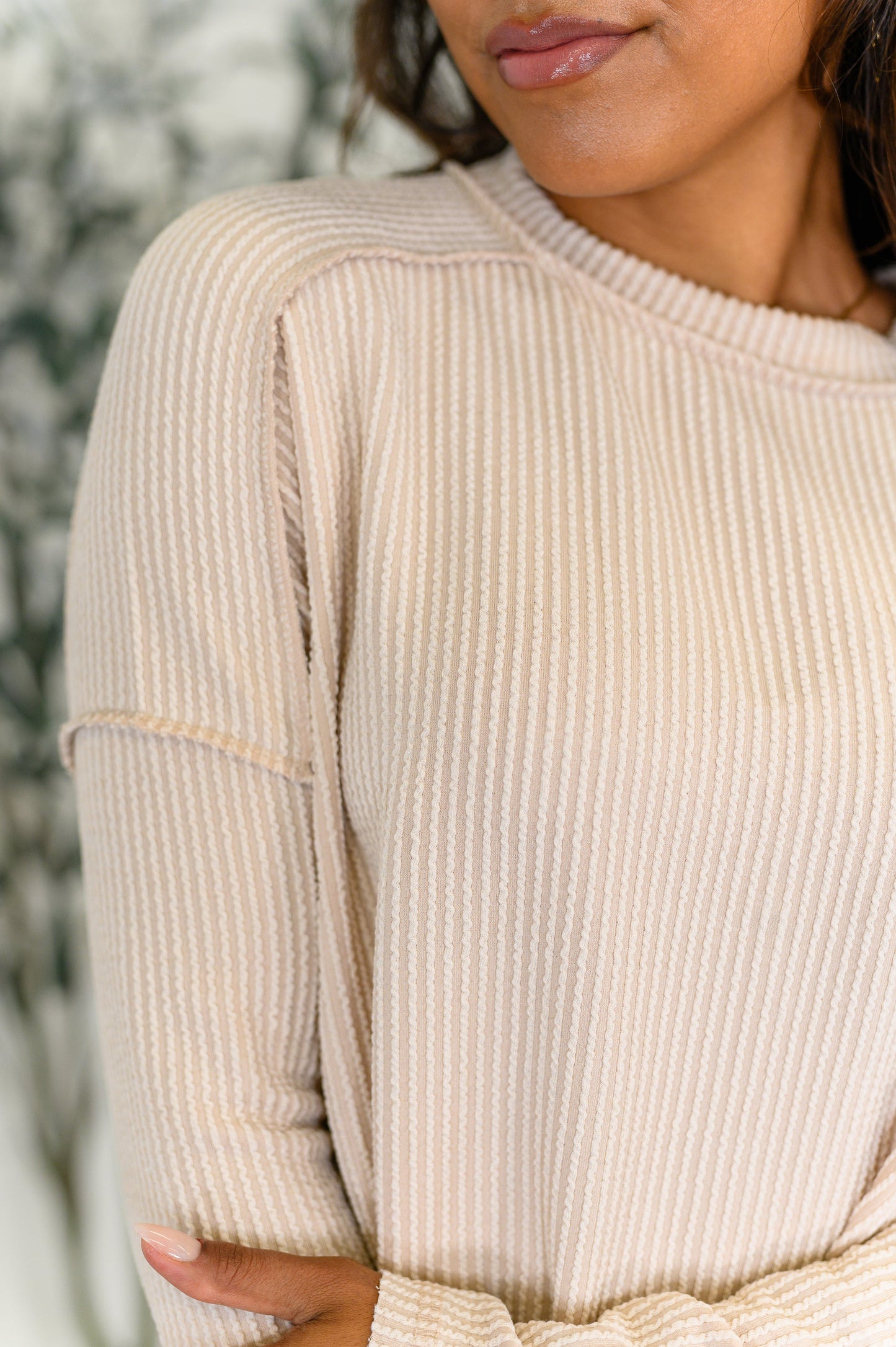 Sand Beige, long sleeve corded rib knit top by Zenana
High Stretch
Banded Round Neckline
Drop Shoulder
Long Sleeve
Exposed Seam Details
Side Slits
Stepped Hem
78% Polyester, 19% Rayon, 3% Spandex
True to Size