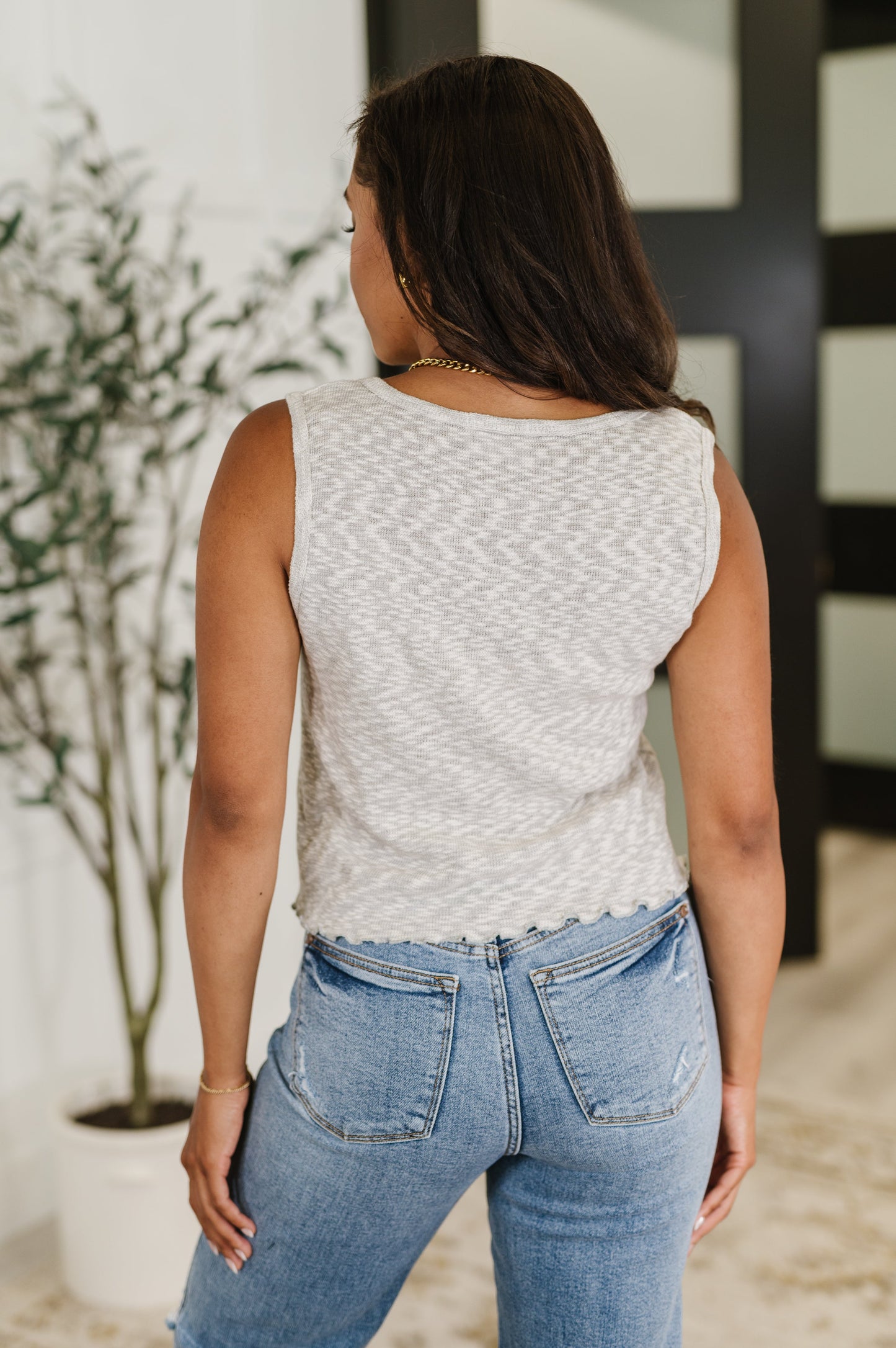 Textured Knit
High Stretch
Keyhole Neckline
Lettuce Hem
Sleeveless
95% Cotton, 5% Spandex
True to Size