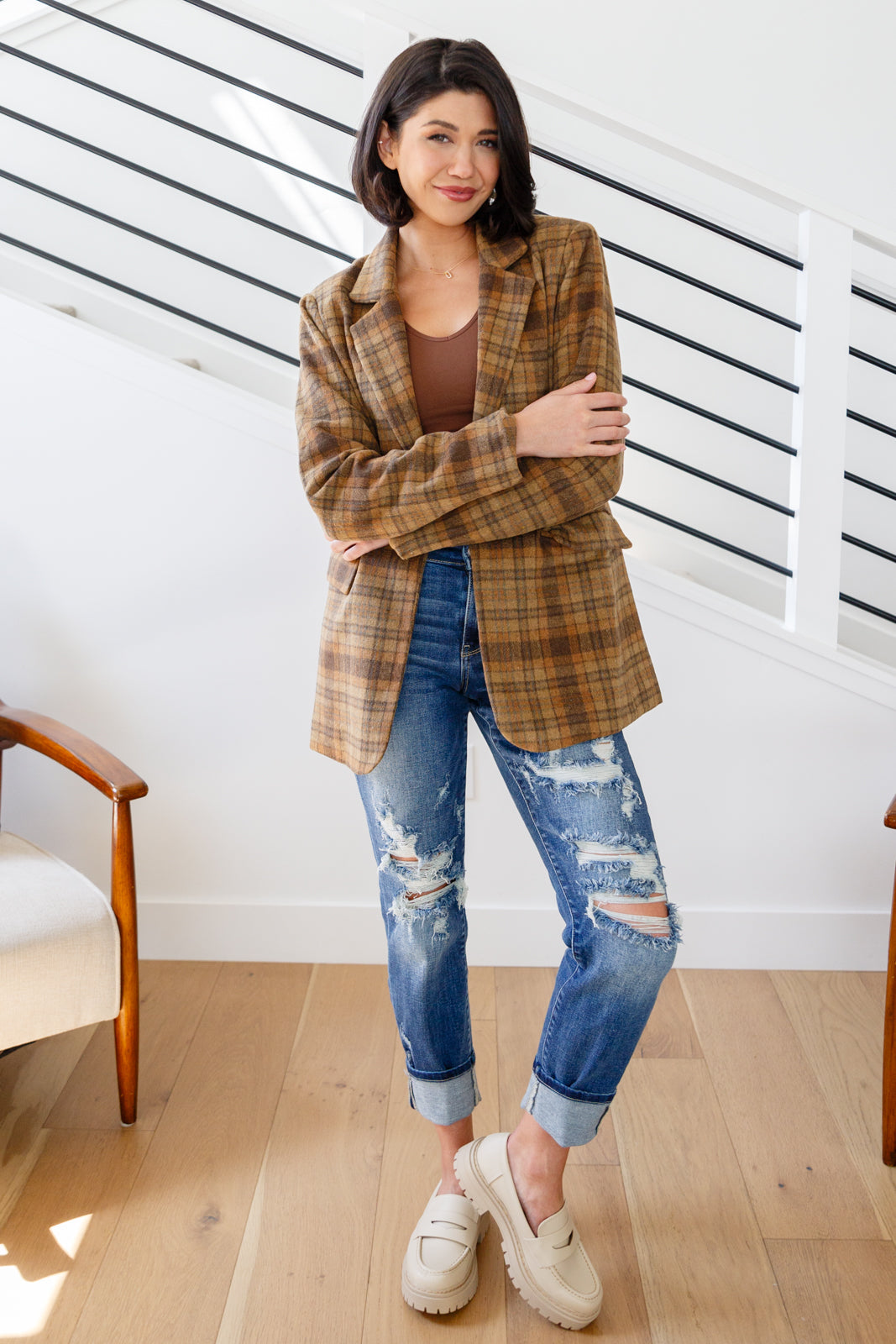 Brushed Woven plaid blazer by Haptics
Notched Lapel
Shoulder Pads
Single Button Closure
Flap Pockets
Fully Lined
Relaxed Fit
100% Polyester
True to Size