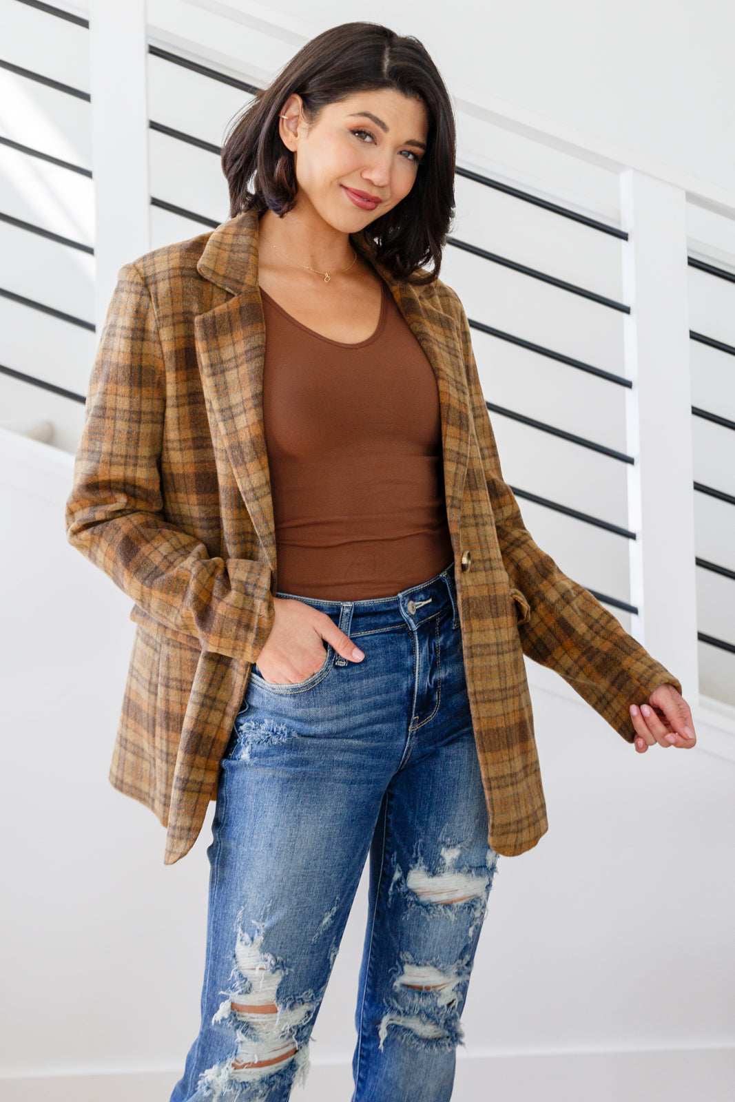 Brushed Woven plaid blazer by Haptics
Notched Lapel
Shoulder Pads
Single Button Closure
Flap Pockets
Fully Lined
Relaxed Fit
100% Polyester
True to Size