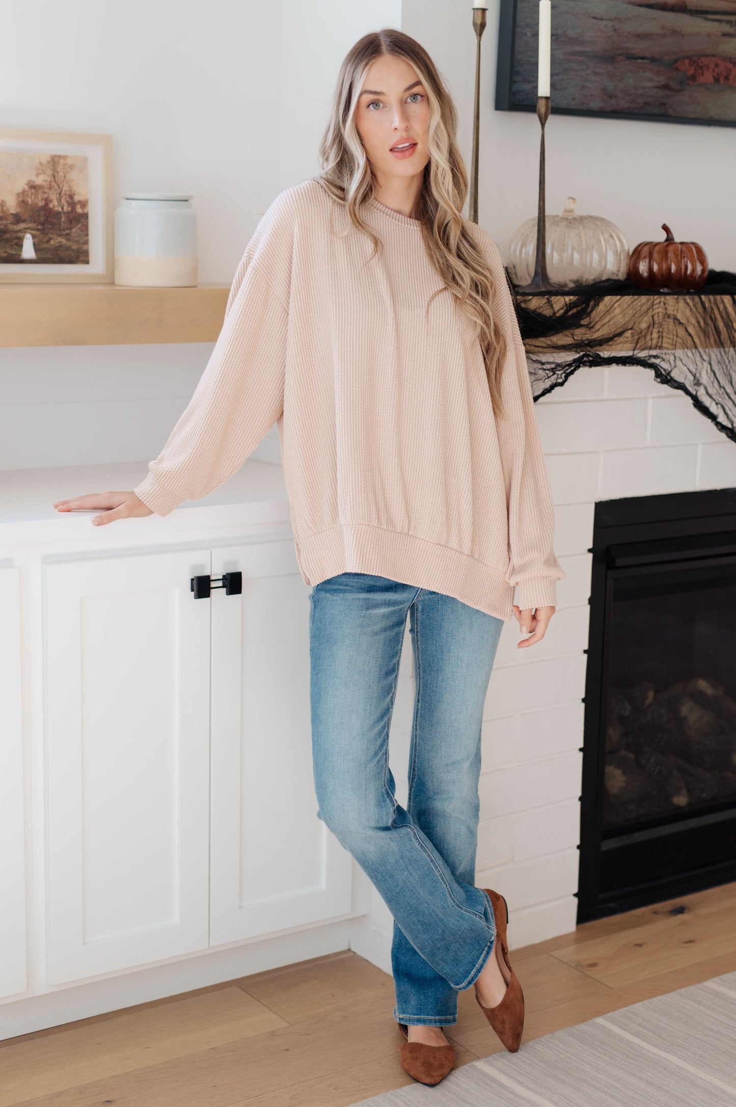 Beige long sleeve Textured Ribbed Knit top by Sew in Love
Crew Neckline
Dropped Shoulders
Slit Hem
Relaxed Fit
76% Polyester, 21% Rayon, 3% Spandex
True to Size