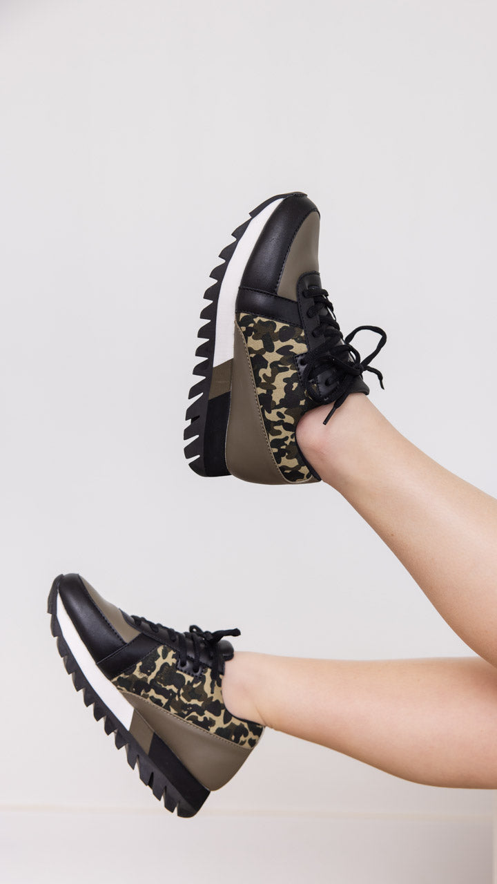 Camo platform, faux leather, ultra comfort footbed, lightweight sneaker