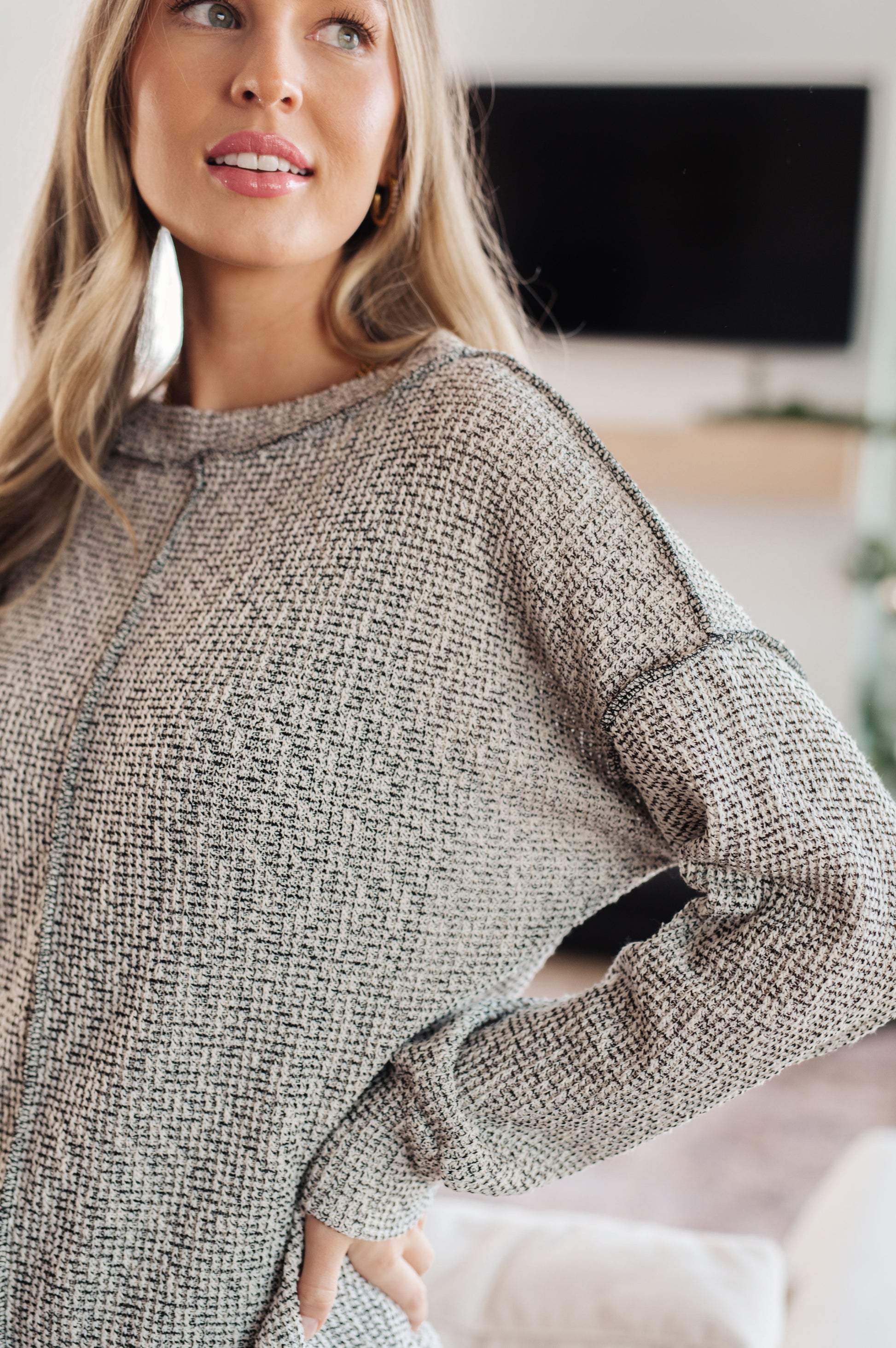Long sleeve Lightweight Waffle Knit sweater by Shopin LA
Round Neckline
Dropped Shoulder
Exposed Seams
Slim Fit
47% Cotton, 51% Polyester, 2% Spandex
True to Size