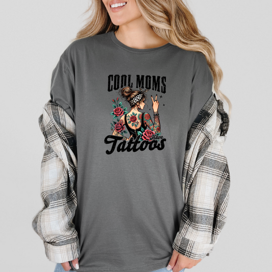 Cool Moms have tattoos graphic tee
Comfort Colors 100% Cotton
Garment-dyed soft ring spun fabric
Crew Neck short sleeve unisex tee
Multicolor DTF printing on crewneck