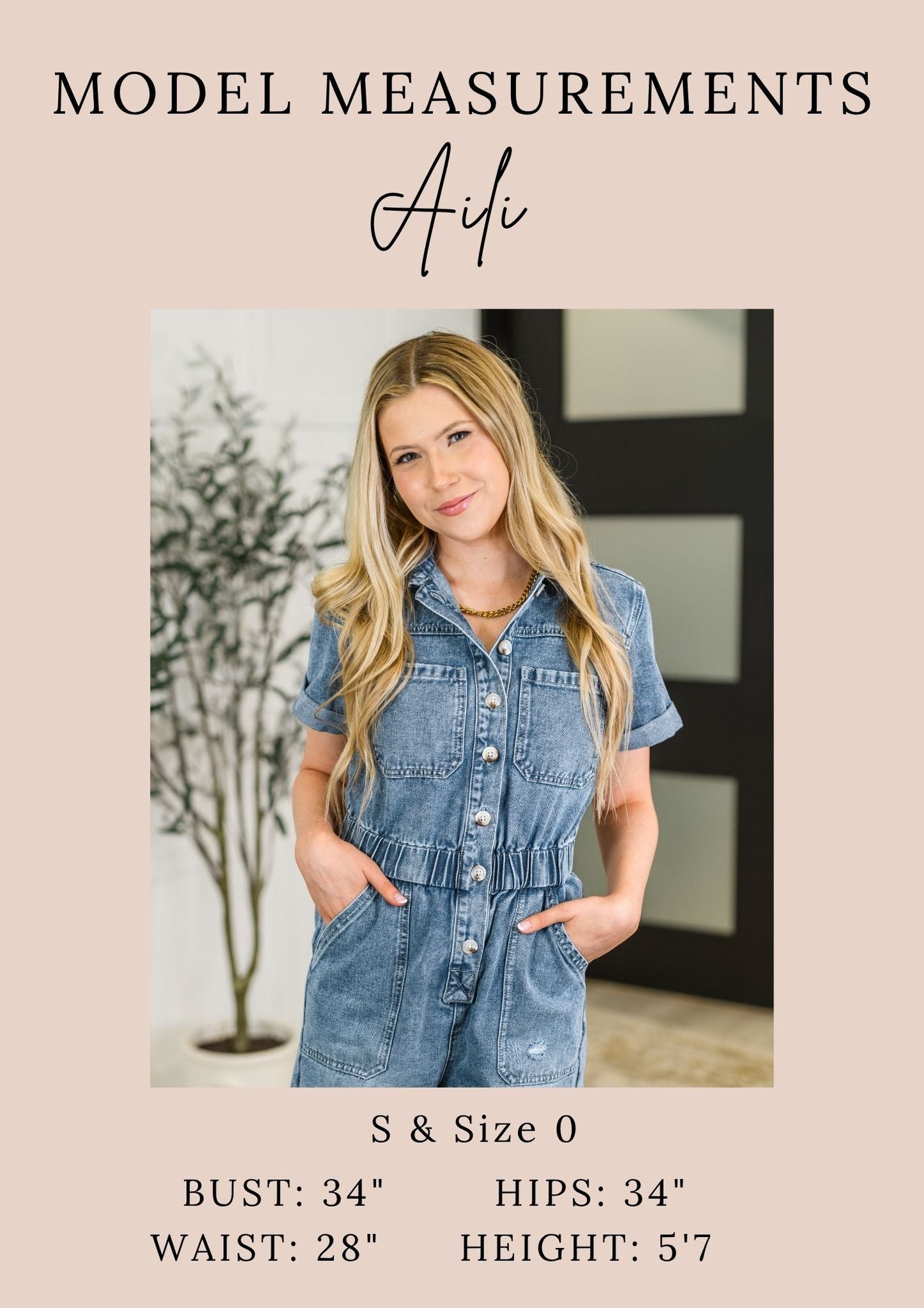 Grey short sleeved Ribbed Knit
Banded Round Neckline
Center Front and Back Seam
Drop Shoulder
Exaggerated Banded Hem
Exposed Seam Details
67% Polyester, 28% Rayon, 5% Spandex
True to Size