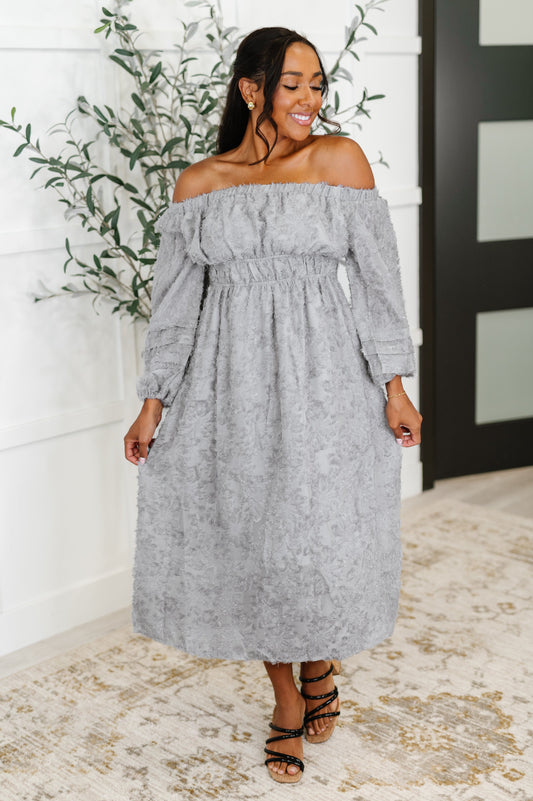 Opal Grey Long sleeved midi dress
Can be worn on/off shoulder + Lined
Elasticated waist, neckline & wrists
Self: 100% Polyester
Lining: 100% Polyester
Wash cold, hang dry
True to size, comfortable fit