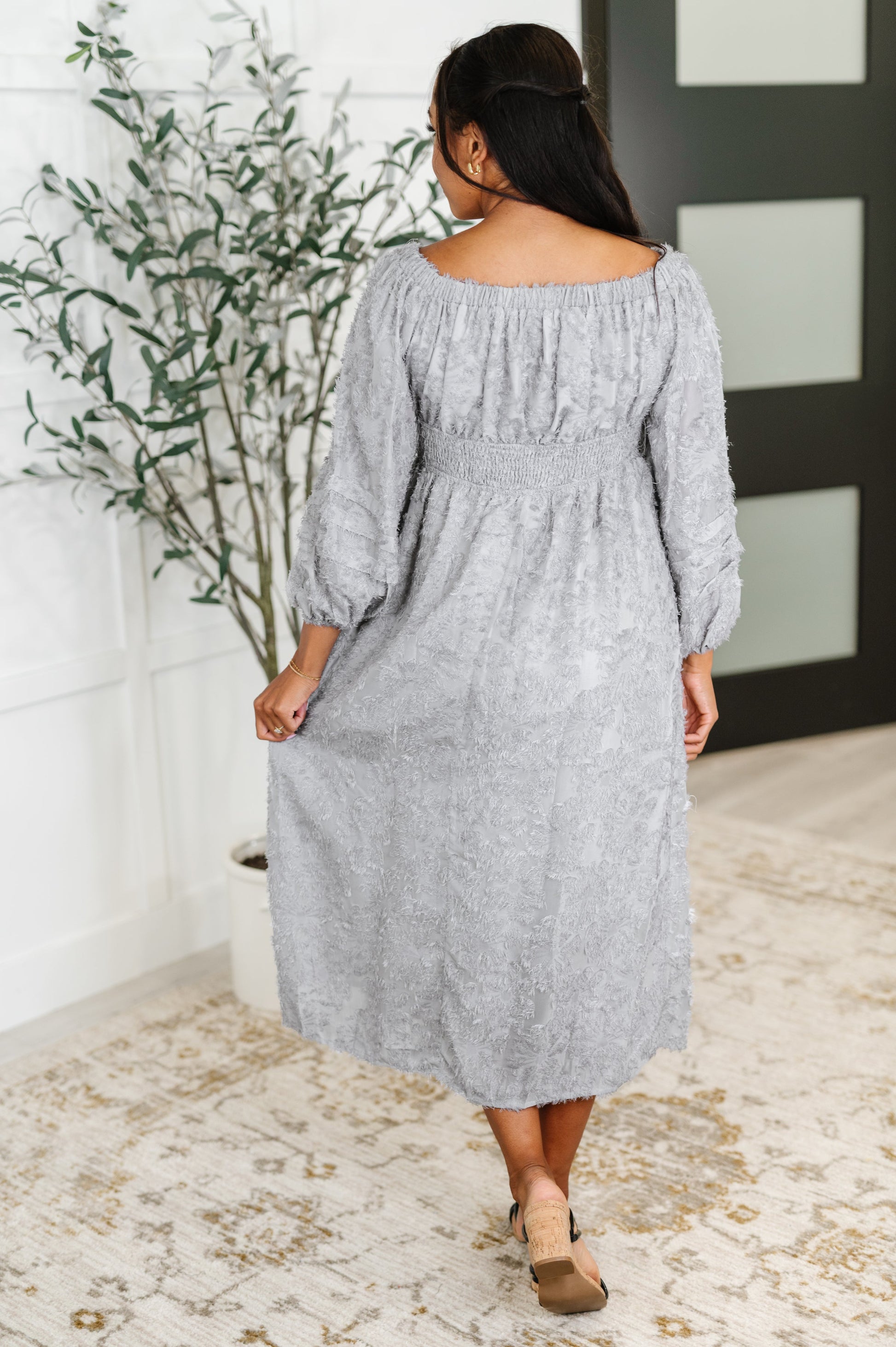 Opal Grey Long sleeved midi dress
Can be worn on/off shoulder + Lined
Elasticated waist, neckline & wrists
Self: 100% Polyester
Lining: 100% Polyester
Wash cold, hang dry
True to size, comfortable fit