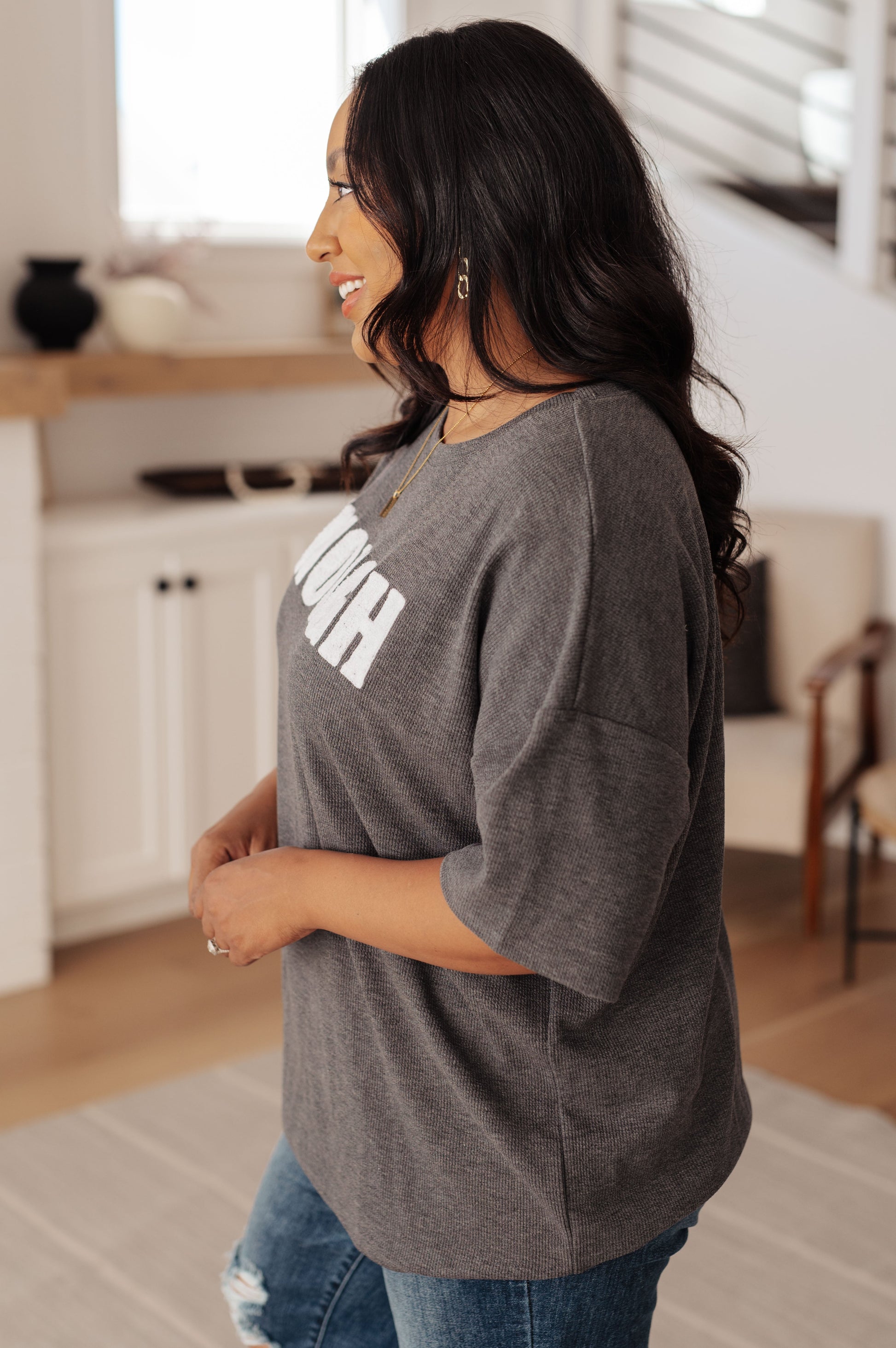 Mid-Weight Jersey Knit
Ribbed
Round Neckline
Drop Shoulder
Textured Contrast
93% Polyester, 7% Spandex
True to Size short sleeve top in Charcoal Grey