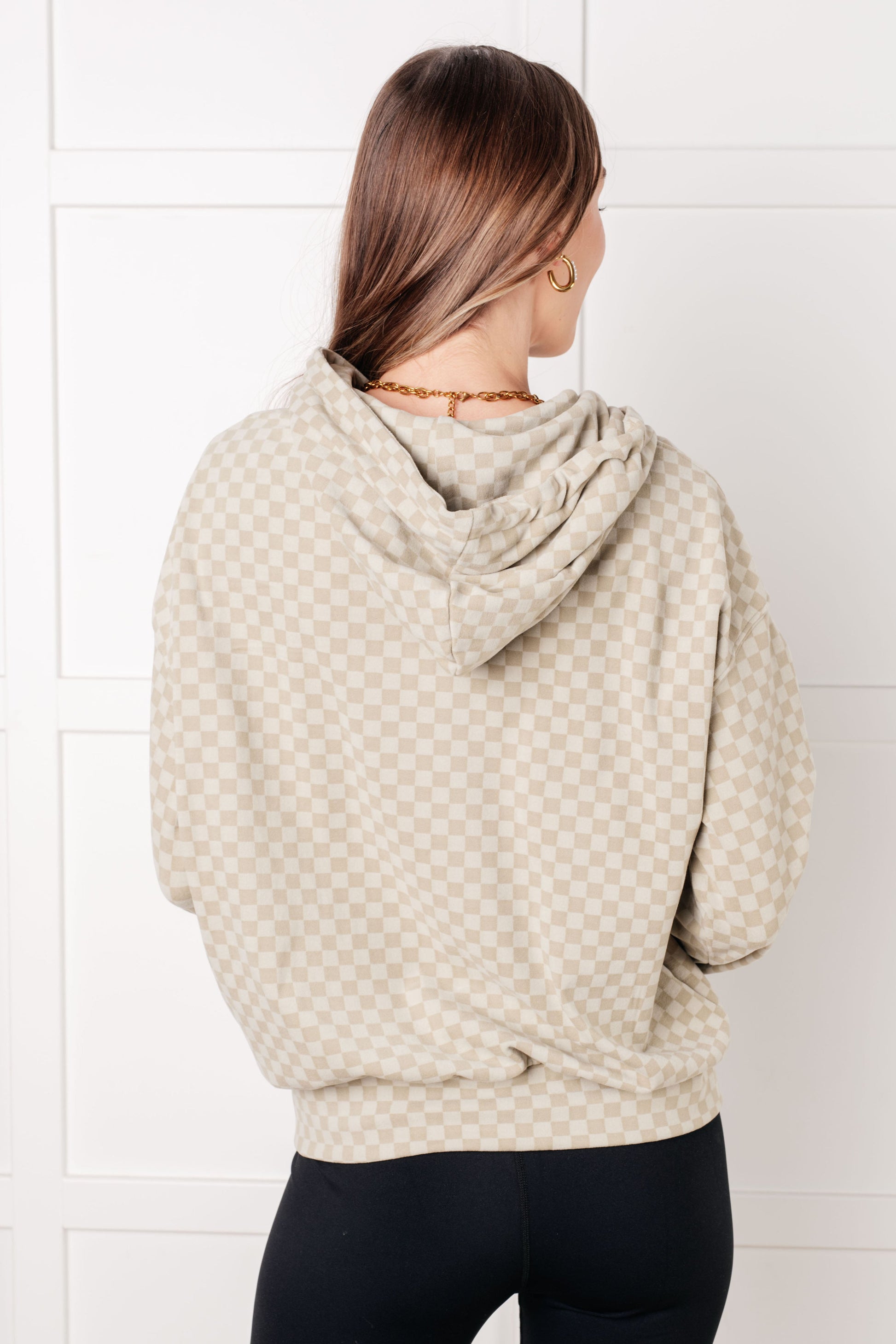 Checkered Hoodie in Sage
Performance Fleece
Hooded
Drawstring
Kangaroo Pocket
Banded Hemline
Banded Sleeve Cuffs
90% Polyester, 10% Elastane
True to Size