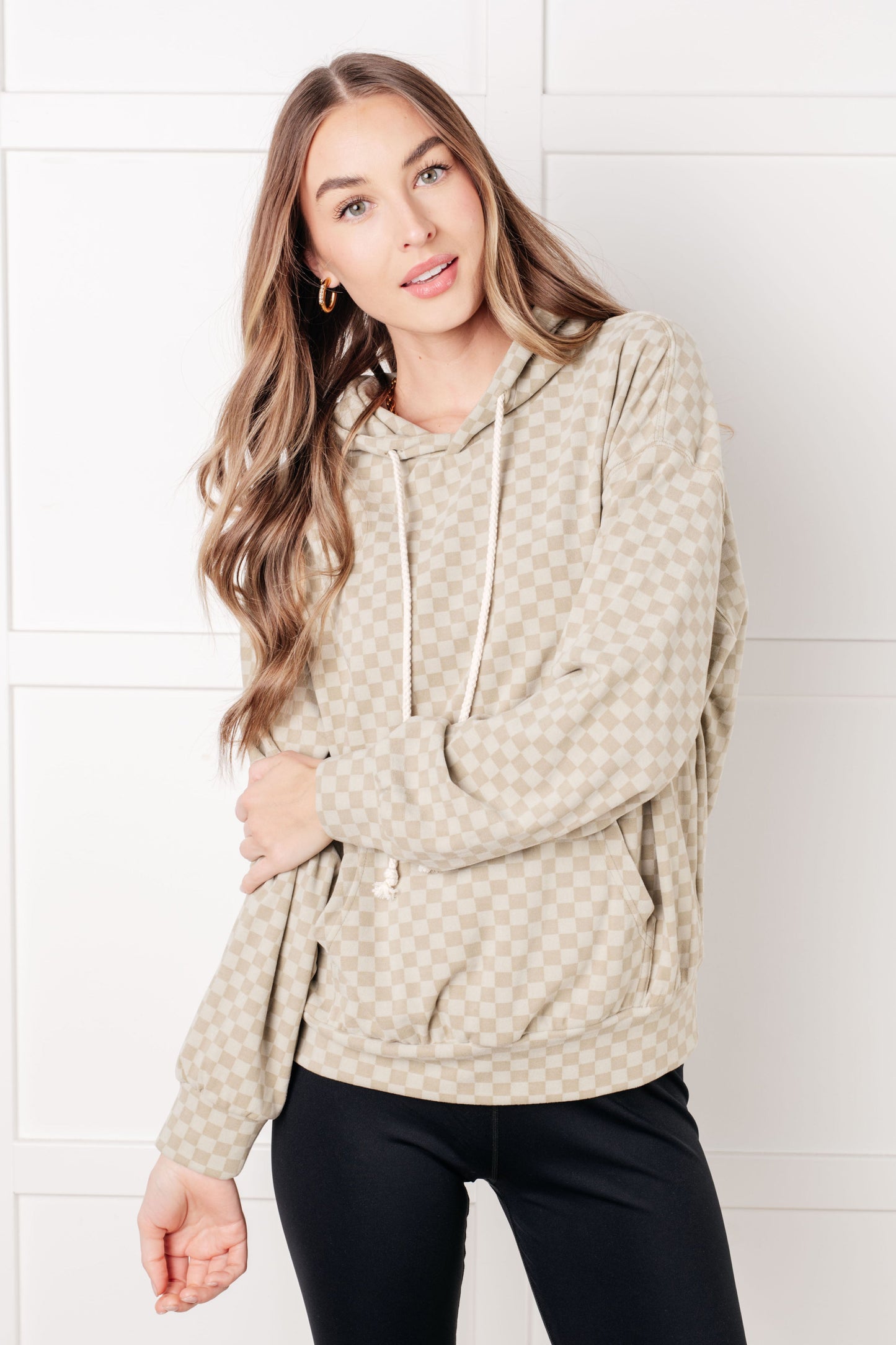 Checkered Hoodie in Sage
Performance Fleece
Hooded
Drawstring
Kangaroo Pocket
Banded Hemline
Banded Sleeve Cuffs
90% Polyester, 10% Elastane
True to Size