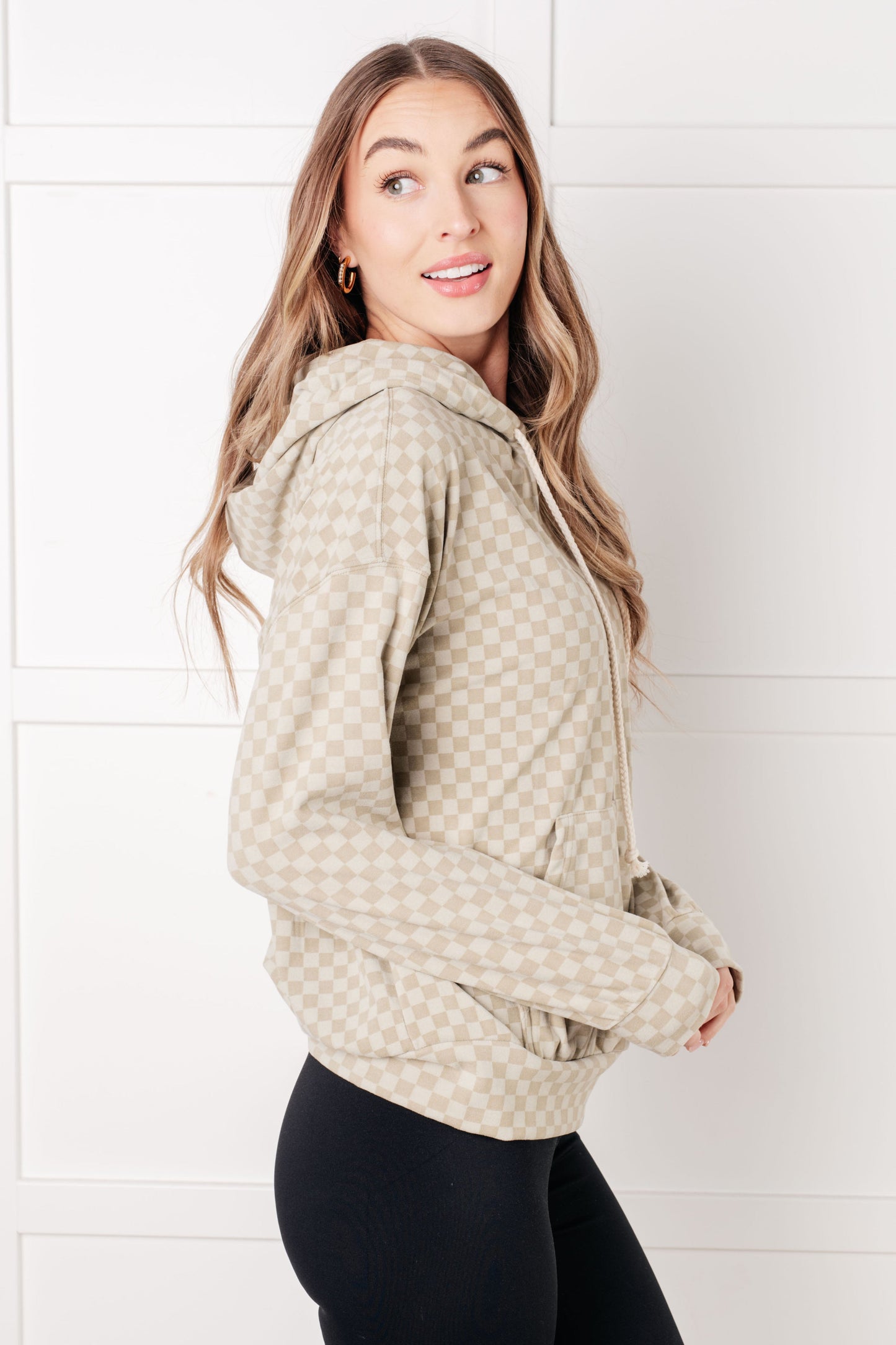 Checkered Hoodie in Sage
Performance Fleece
Hooded
Drawstring
Kangaroo Pocket
Banded Hemline
Banded Sleeve Cuffs
90% Polyester, 10% Elastane
True to Size