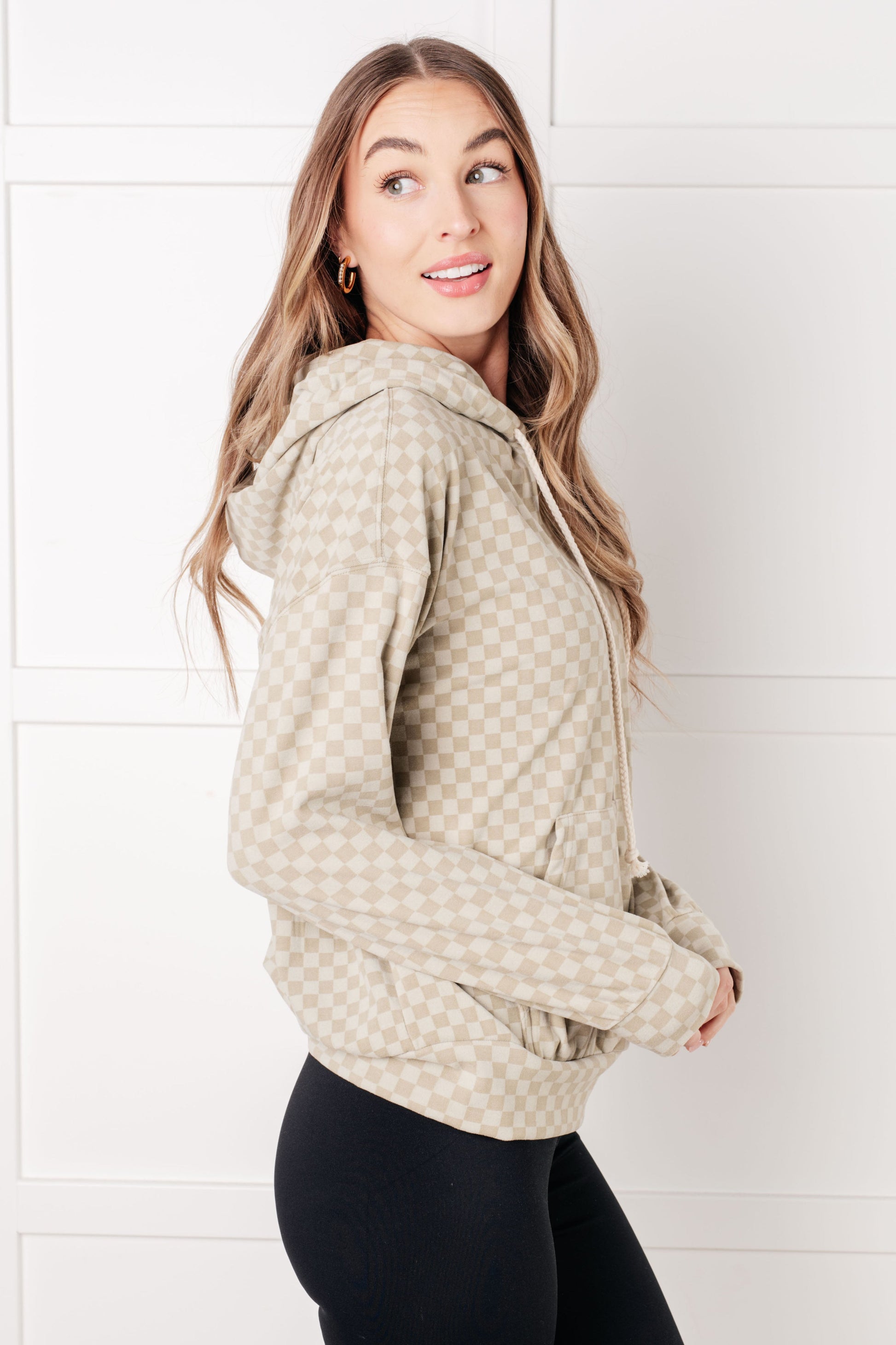 Checkered Hoodie in Sage
Performance Fleece
Hooded
Drawstring
Kangaroo Pocket
Banded Hemline
Banded Sleeve Cuffs
90% Polyester, 10% Elastane
True to Size