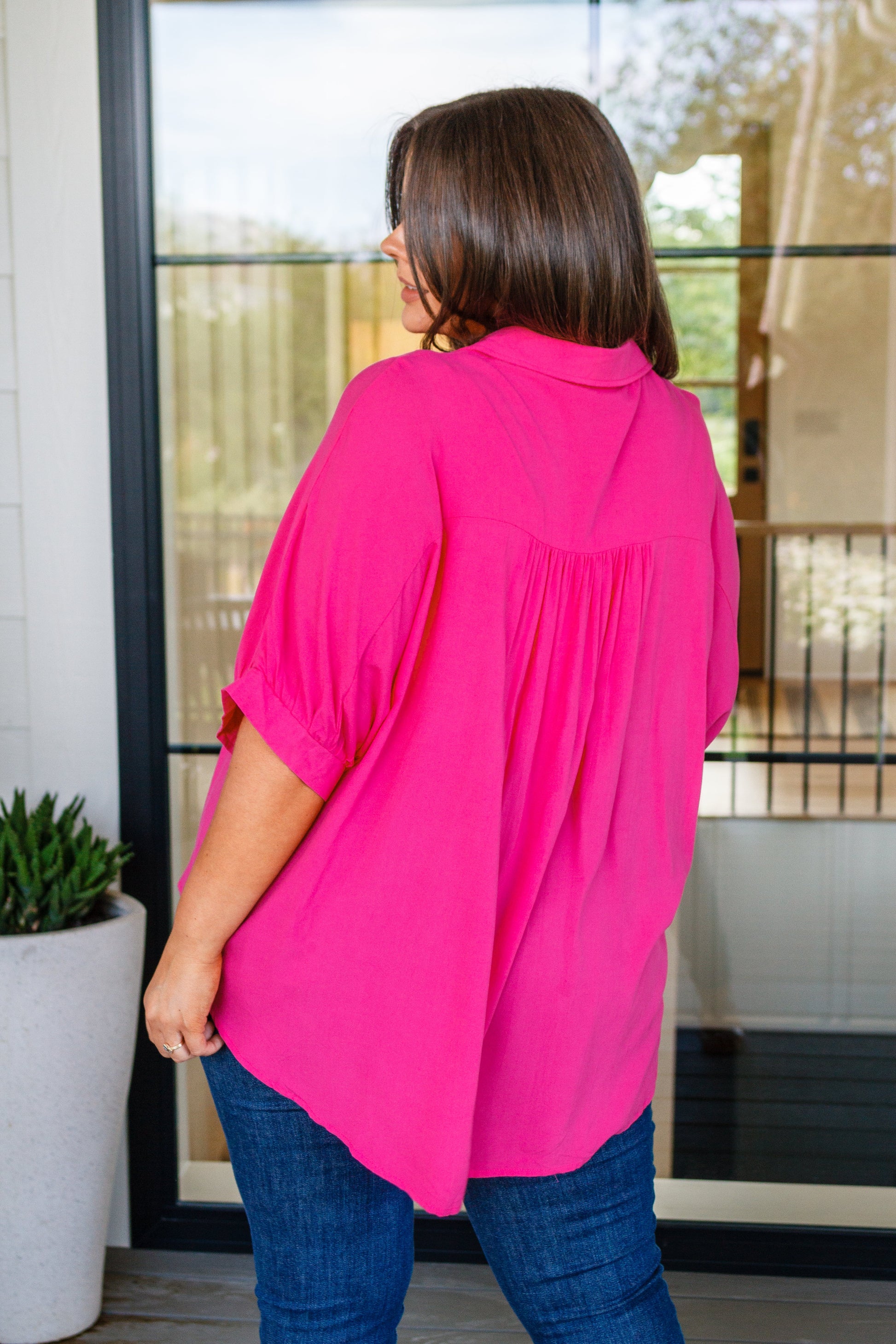 Lightweight Woven
Collared
Gathered Dolman Sleeves
Banded Cuff
Button Front Closure
100% Viscose
True to Size top in Hot Pink by One Eleven North
Regular and Plus sizes