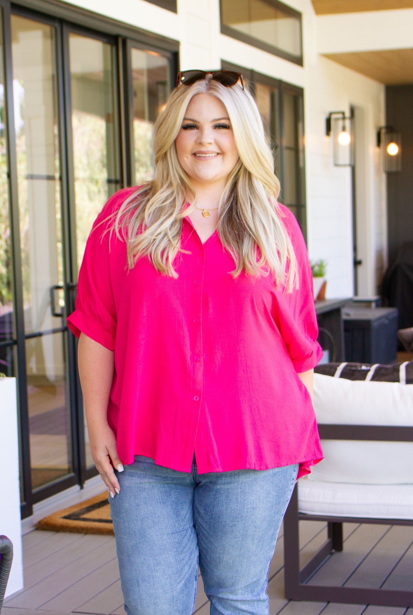 Lightweight Woven
Collared
Gathered Dolman Sleeves
Banded Cuff
Button Front Closure
100% Viscose
True to Size top in Hot Pink by One Eleven North
Regular and Plus sizes
