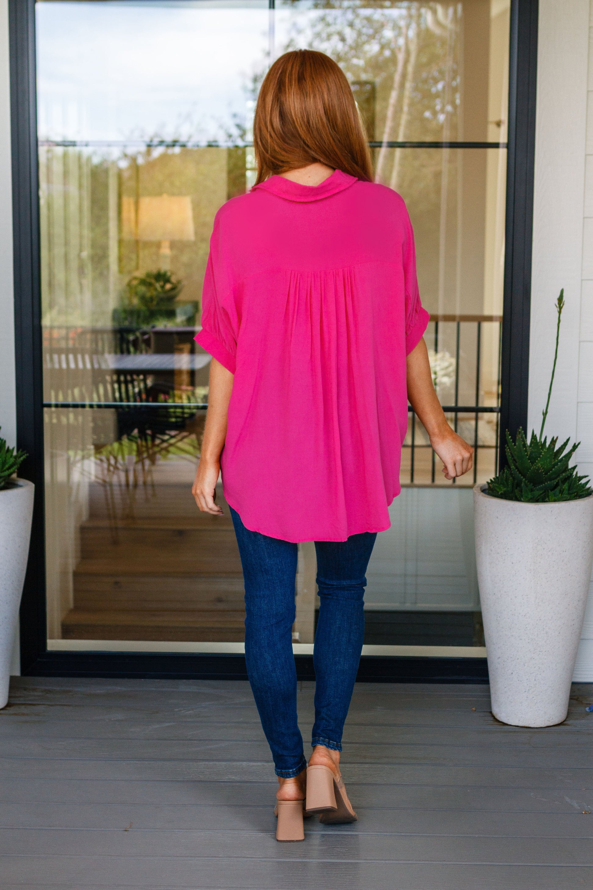 Lightweight Woven
Collared
Gathered Dolman Sleeves
Banded Cuff
Button Front Closure
100% Viscose
True to Size top in Hot Pink by One Eleven North
Regular and Plus sizes