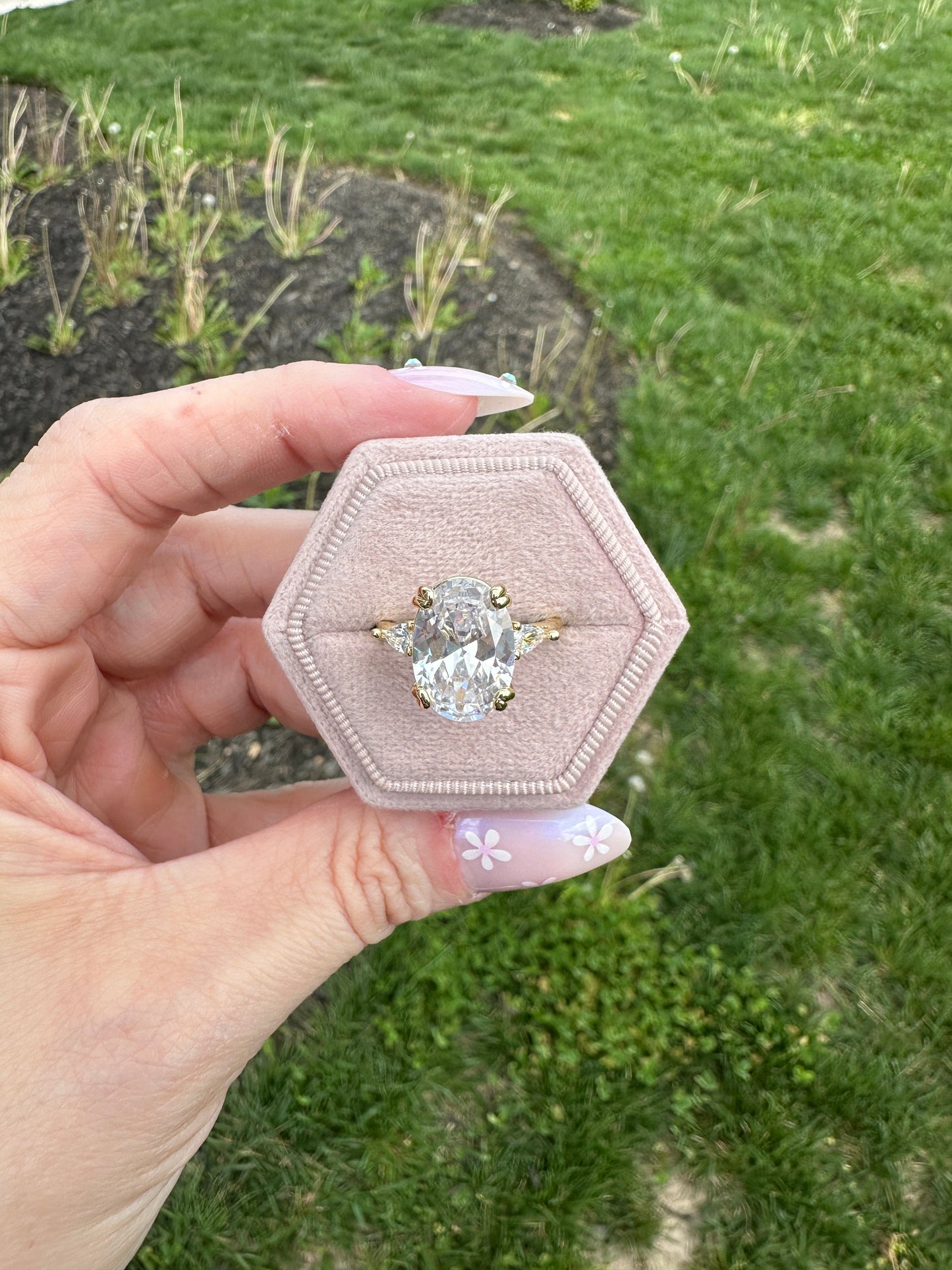 Liora Luxe Oval Three-Stone Ring