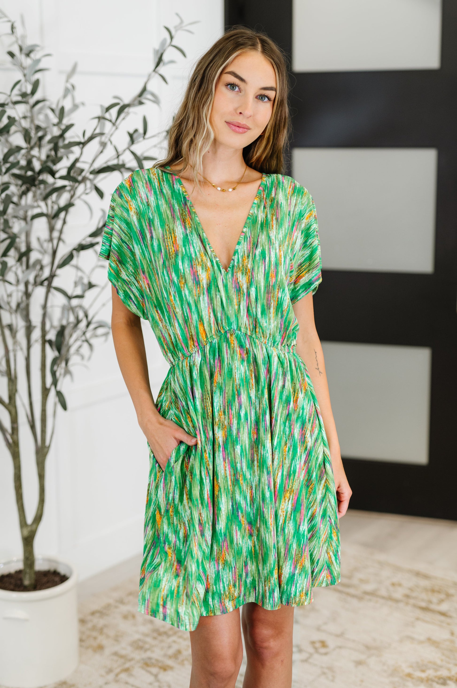 Green Bulgari Fabric Dress
High-Stretch
V-Neckline
Dolman Sleeve
Elastic Waistband
Functional Side Pockets
Skort
94% Polyester, 6% Spandex
True to Size
