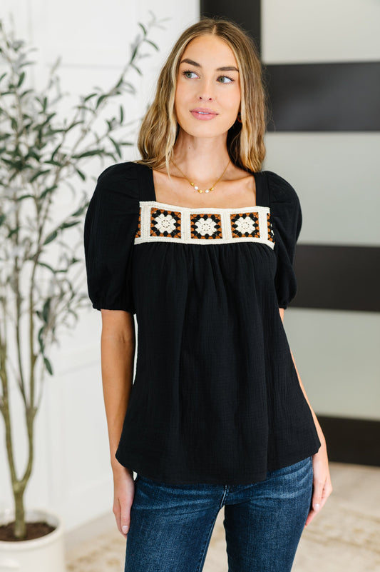 Black Lightweight Gauze Top
No Stretch
Square Neckline
Balloon Sleeve
Cased Elastic Sleeve Cuff
Granny Square Crochet Details
Functional Back Tie with Bead Details
100% Cotton
True to Size