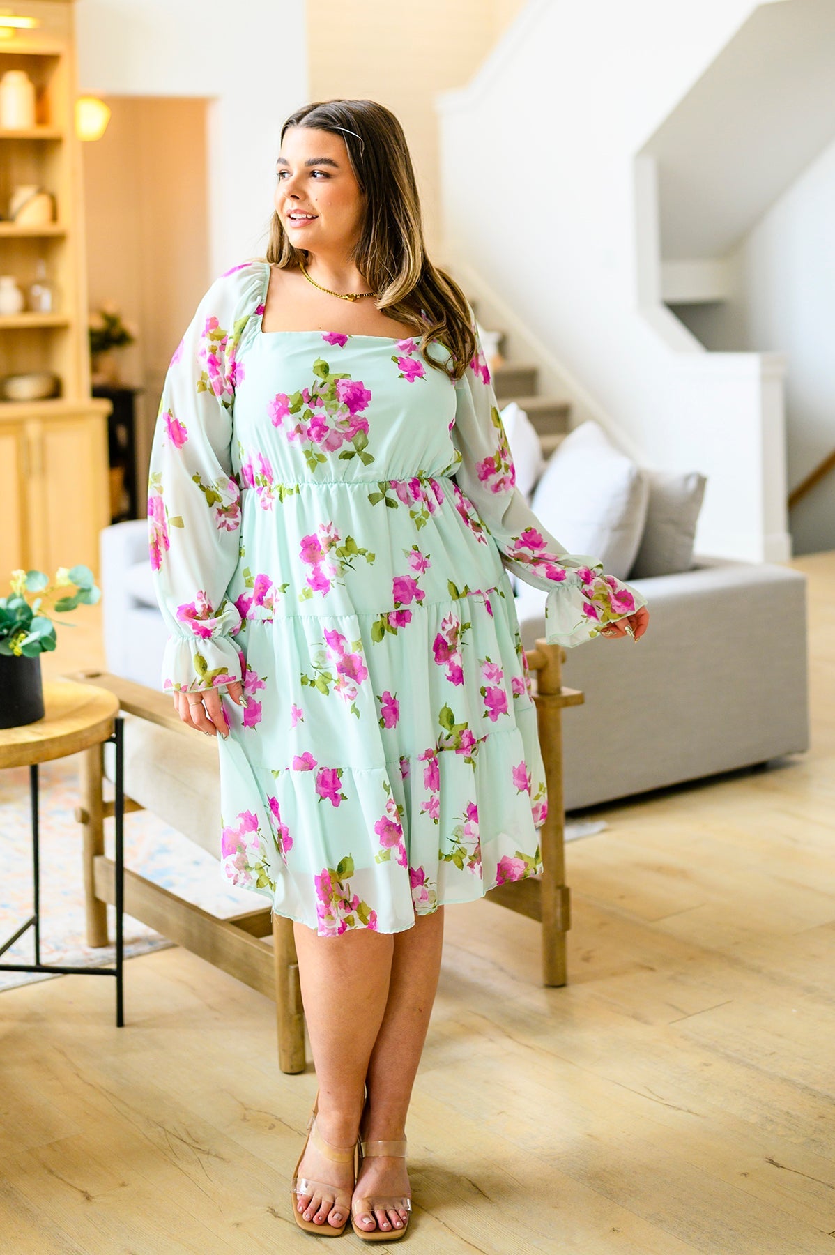 Green floral Polyester Chiffon Dress
Sheer Sleeves
Elastic Waistband
Side Seam Pockets
Fully Lined
100% Polyester
True to Size (Runs Large Through Bust)