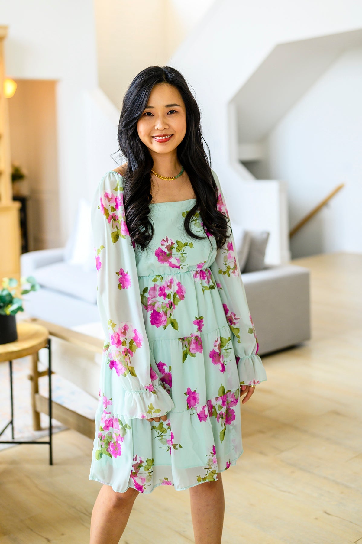 Green floral Polyester Chiffon Dress
Sheer Sleeves
Elastic Waistband
Side Seam Pockets
Fully Lined
100% Polyester
True to Size (Runs Large Through Bust)