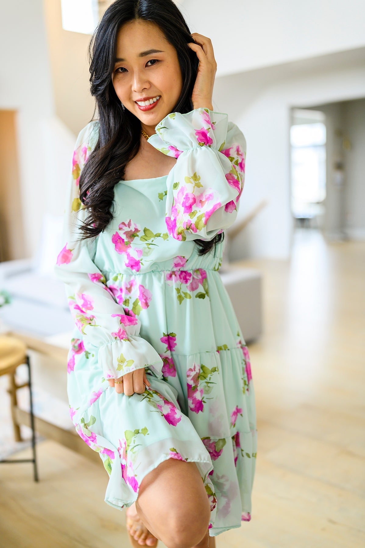 Green floral Polyester Chiffon Dress
Sheer Sleeves
Elastic Waistband
Side Seam Pockets
Fully Lined
100% Polyester
True to Size (Runs Large Through Bust)