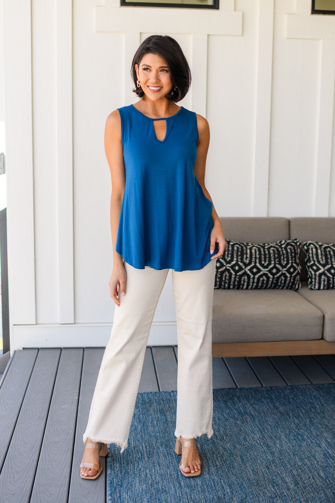 Soft Jersey Knit
Stretchy
Key Hole Neckline Front and Back
Swing Silhouette
Comfort Fit
96% Rayon, 6% Spandex
True to Size Comfort Fit, sleeveless top in Blue by Lovely Melody
