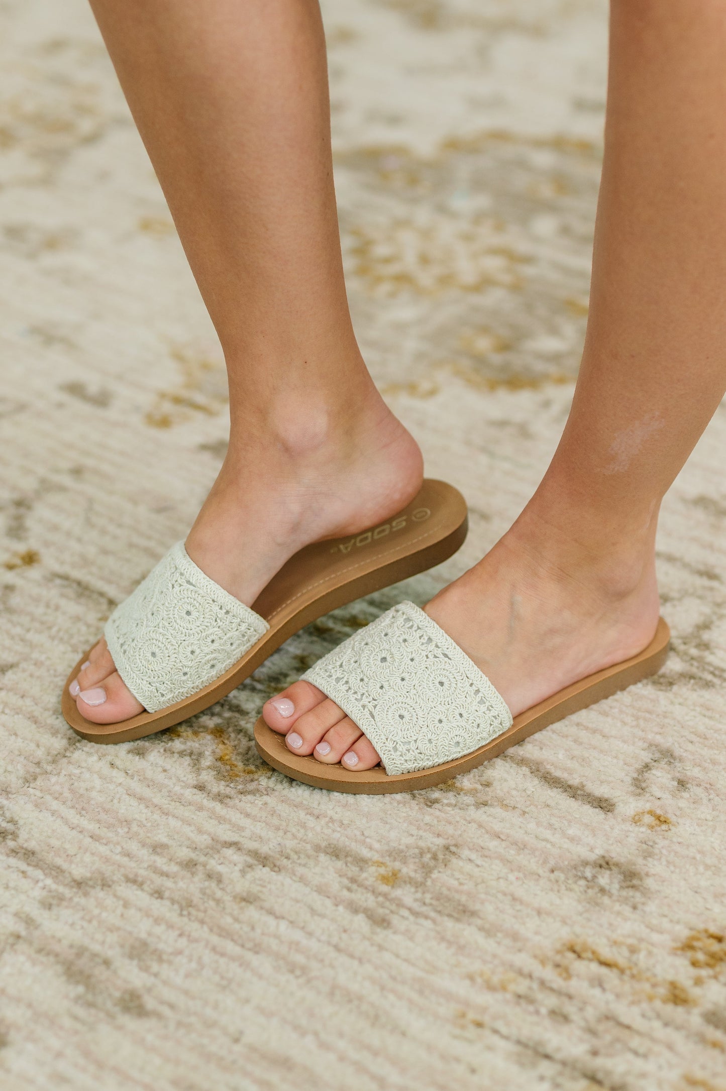 Off White Rubber Sole Sandal
Man Made Materials
Round Toe
Slip on Style
Macrame Strap