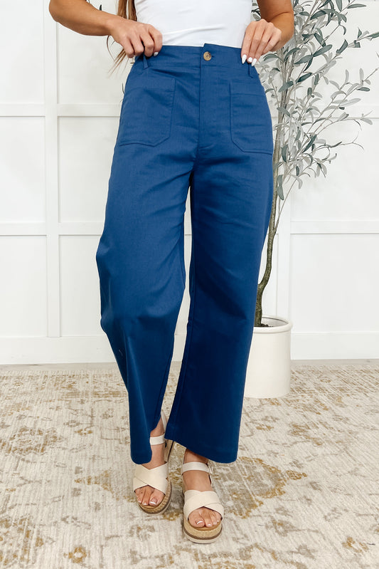 Lightweight Twill
Inner Waist Button Closure
Button and Zipper Closure Fly
Functional Front and Back Patch Pockets
Functional Belt Loops
Cropped Wide Leg
65% Cotton, 32% Polyester, 3% Spandex
True to Size
Royal Blue by Gigio
