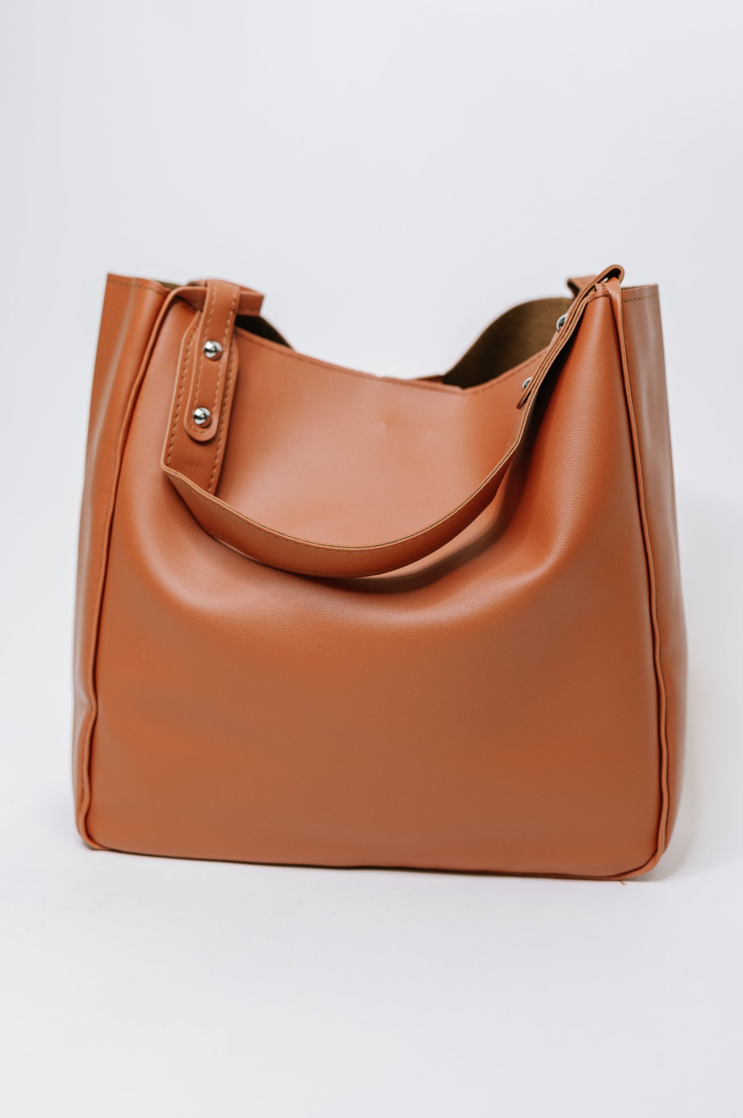 Shoulder Bag in Camel