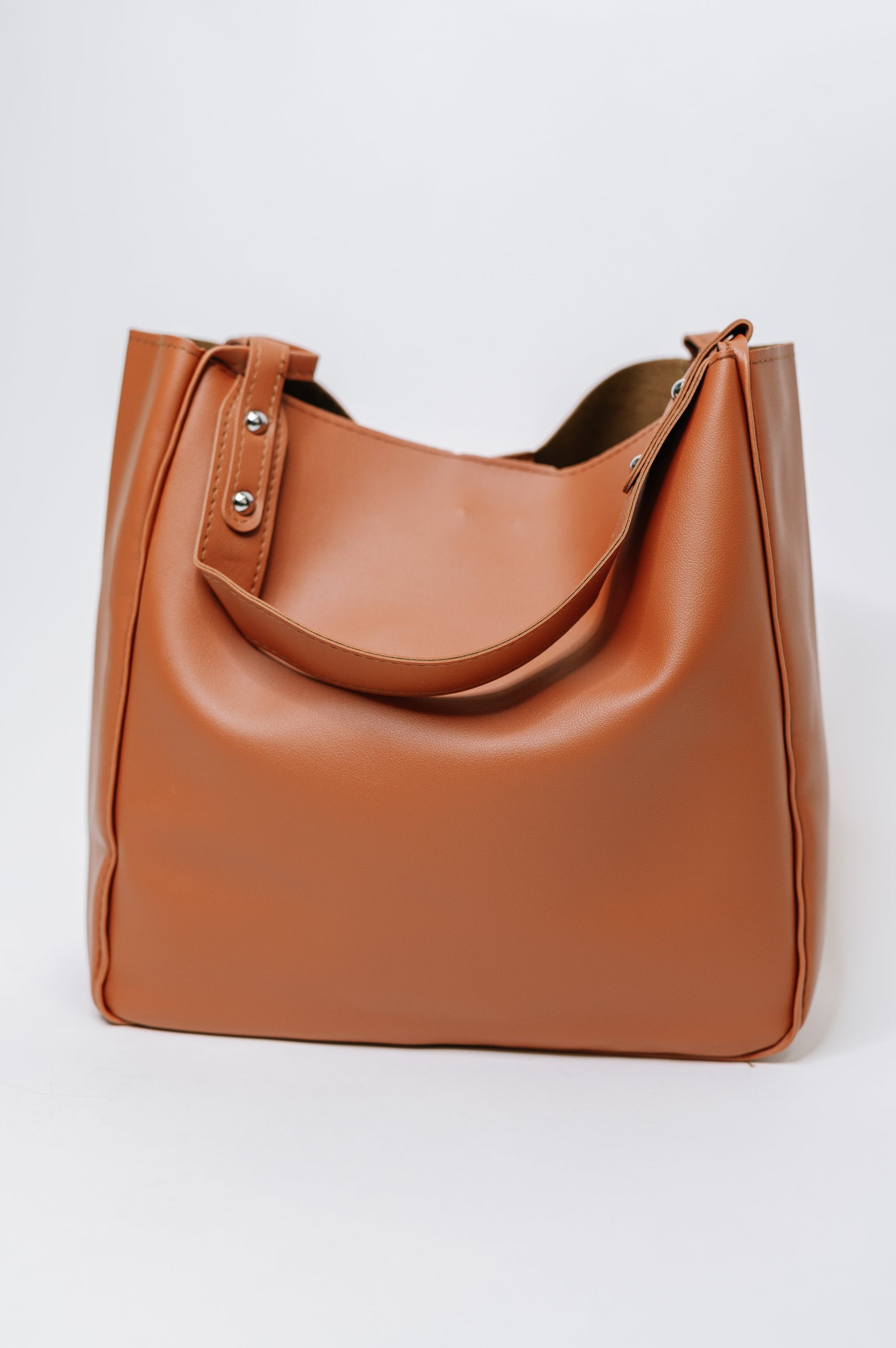 Shoulder Bag in Camel