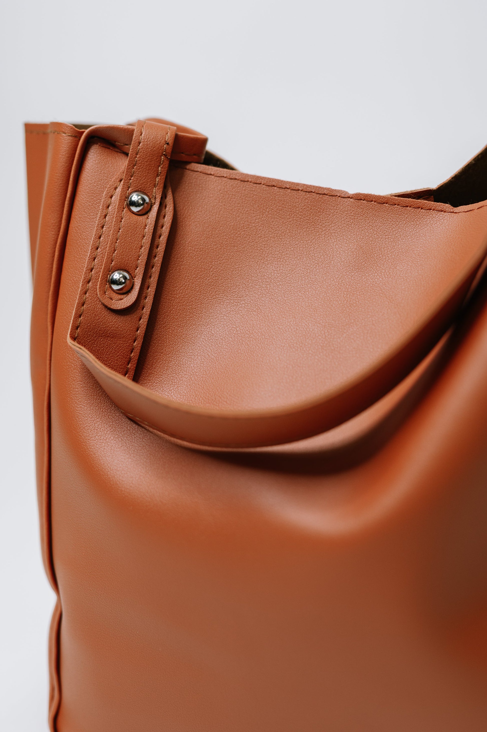 Shoulder Bag in Camel
