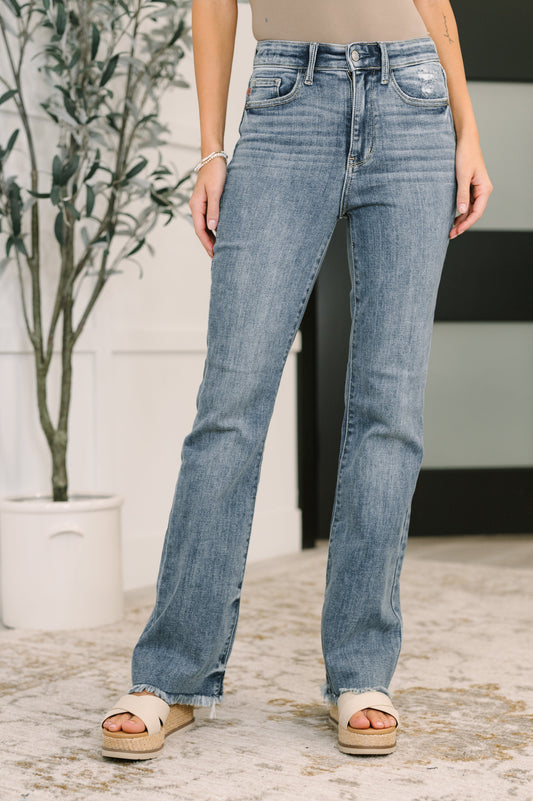 Judy Blue Jeans
High-Rise
Zip Fly
Frayed Hem
4-Way Stretch
Light Distressing
Light Wash

Bootcut Silhouette
93% Cotton, 6% Polyester, 1% Spandex
True to Judy Blue Sizing