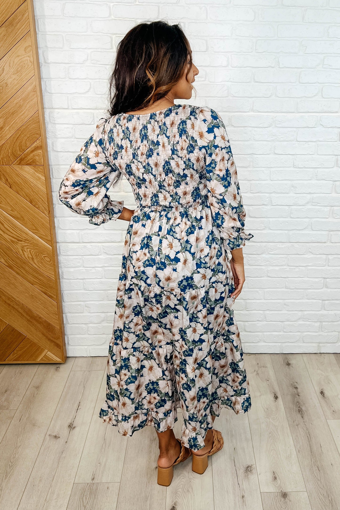 3/4 sleeve floral ruffled v neck dress
Poplin Woven
V-Neckline
Smocked Elastic Bodice
Elastic Waistline
Elastic Sleeve Cuff
Functional Side Pockets
Tiered
Ruffle Details
3/4 Lined
Self: 98% Polyester, 2% Rayon
Lining: 100% Polyester
True to Size