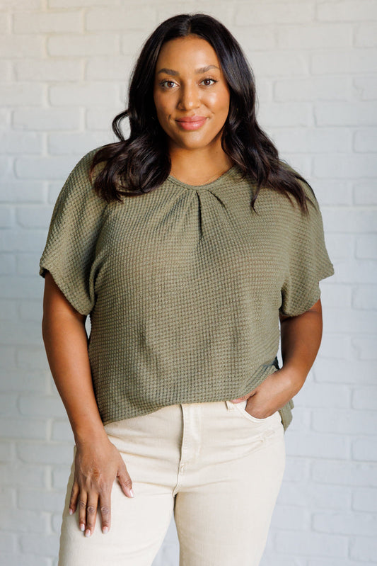 Waffle Knit
High Stretch
Scoop Neckline
Dolman Sleeve
Banded Hemline
Back Sheer Lace Panel
67% Polyester, 30% Viscose, 3% Elastane
True to Size Top