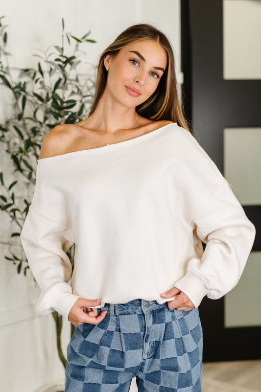 Bone colored French Terry Fleece Top by Rae Mode
Off Shoulder
Raw Neckline Hem
Drop Shoulder
Banded, Ribbed Sleeve Cuff
Banded, Ribbed Hemline
Body: 52% Cotton, 48% Polyester
Contrast: 57% Cotton, 38% Polyester, 5% Spandex
True to Size